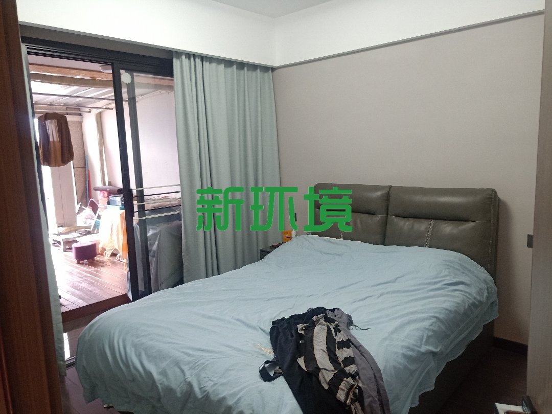 东方曼哈顿  3室2厅2卫   122.80万客厅