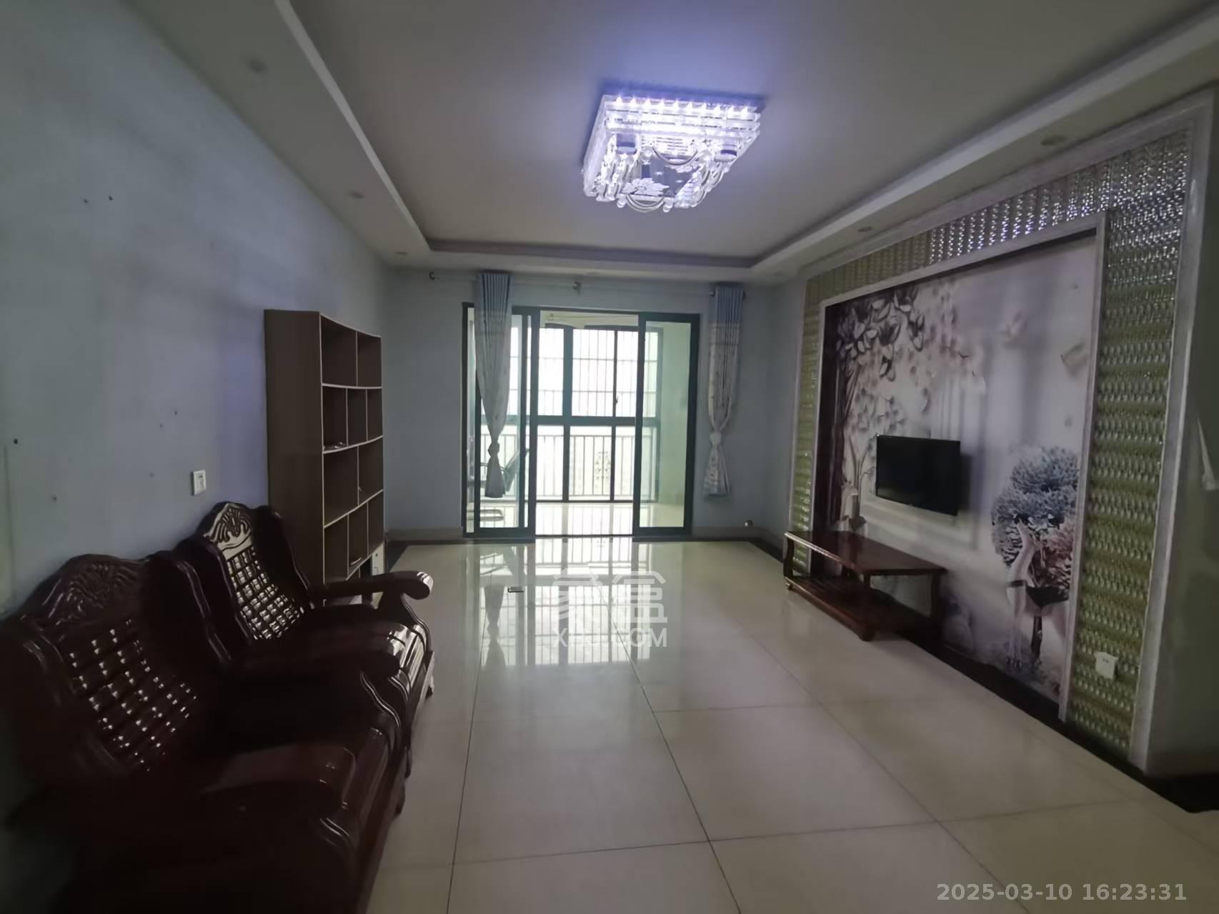 金侨城 3室2厅1卫 1400.0元/月 金侨城 3室2厅1卫 1400.0元/月室内图