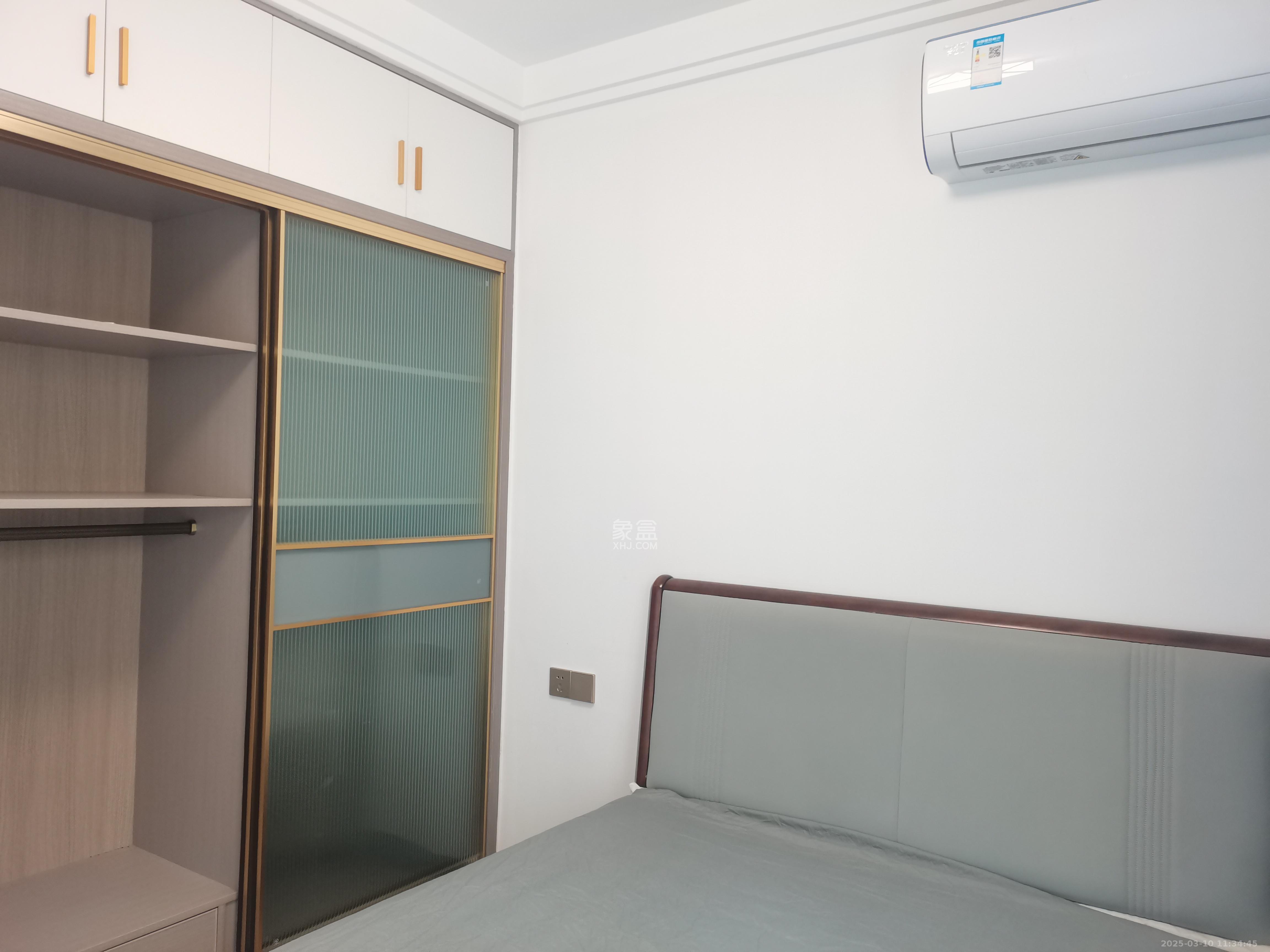 华润置地广场二期 3室2厅2卫 2400.0元/月 华润置地广场二期 3室2厅2卫 2400.0元/月室内图