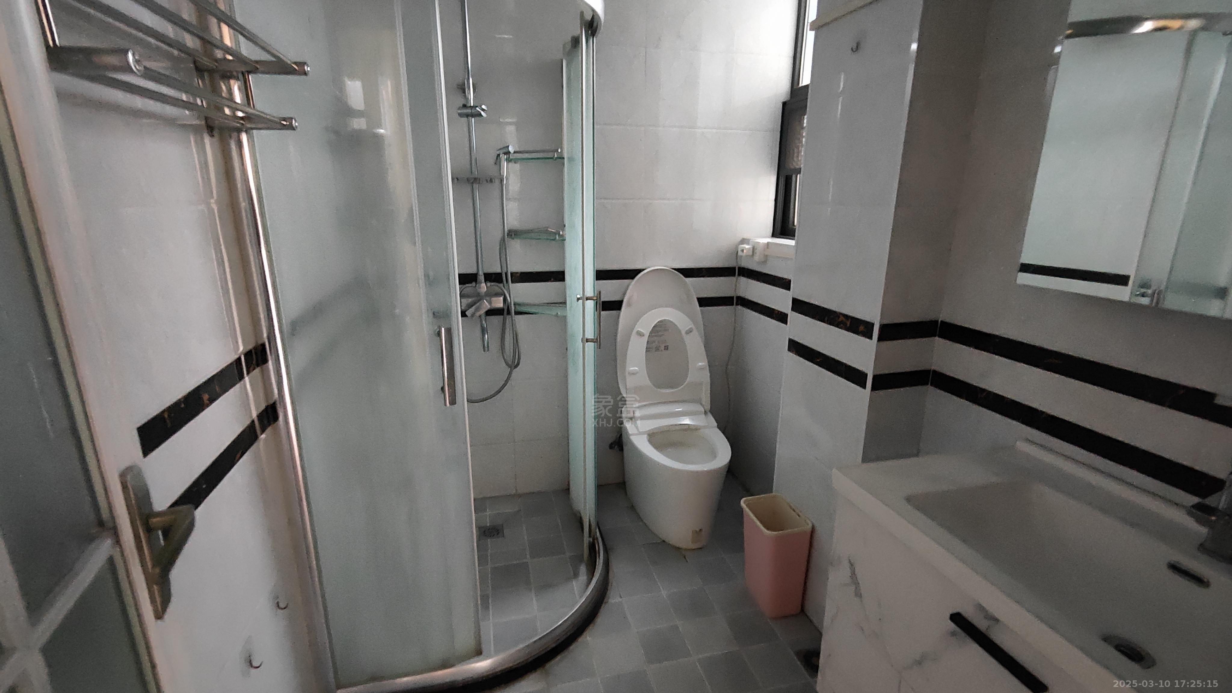 美的城一期 3室2厅2卫 2500.0元/月 美的城一期 3室2厅2卫 2500.0元/月室内图