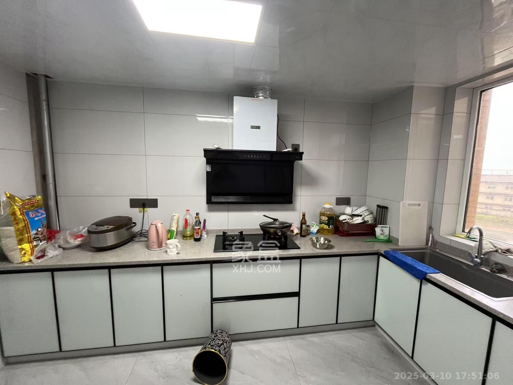 洋湖春园 4室2厅2卫 3000.0元/月 洋湖春园 4室2厅2卫 3000.0元/月室内图