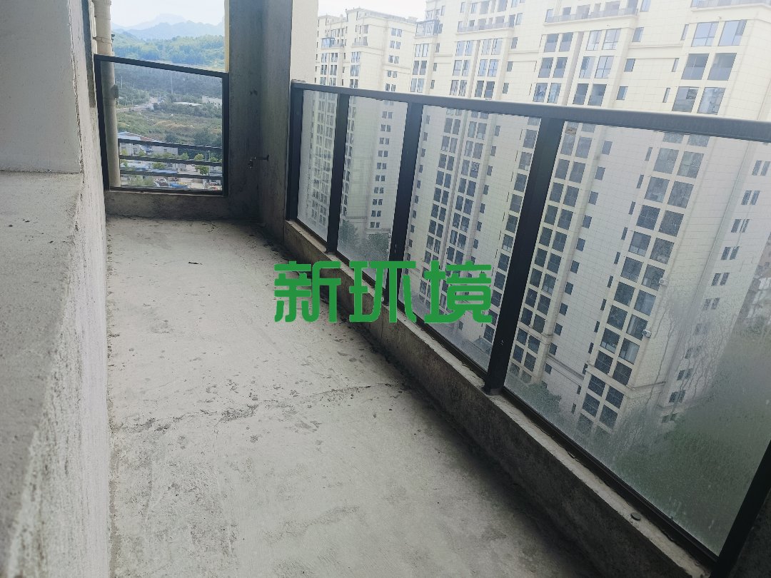 江与城 4室2厅2卫 118.0万 江与城 4室2厅2卫 118.0万客厅