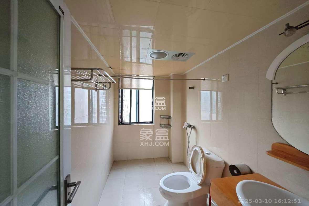 天城泰祥苑 3室2厅2卫 2500.0元/月 天城泰祥苑 3室2厅2卫 2500.0元/月室内图