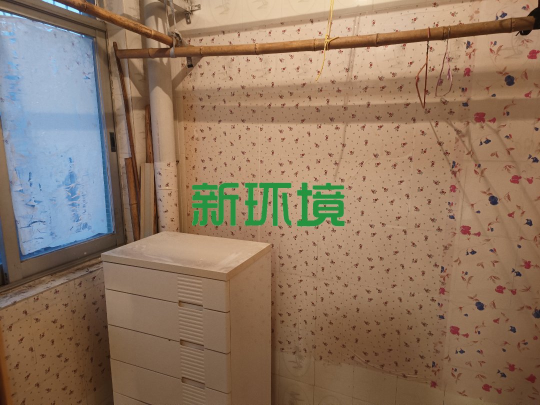 东方家园  3室2厅2卫   48.00万客厅