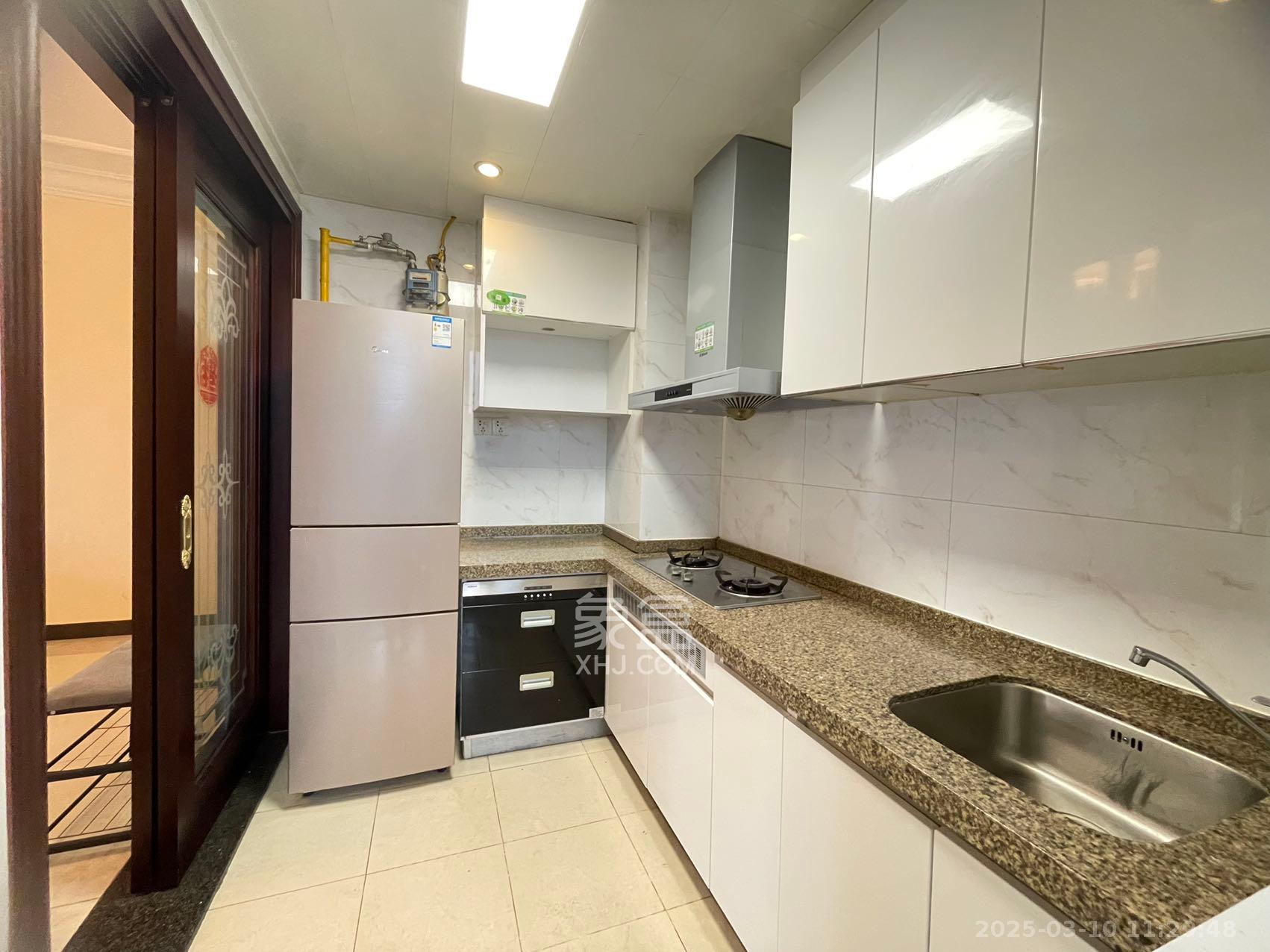 恒大江湾 3室2厅1卫 2300.0元/月 恒大江湾 3室2厅1卫 2300.0元/月室内图