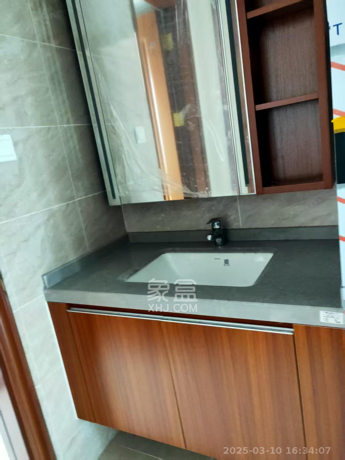 恒大华府 3室2厅2卫 1500.0元/月 恒大华府 3室2厅2卫 1500.0元/月室内图