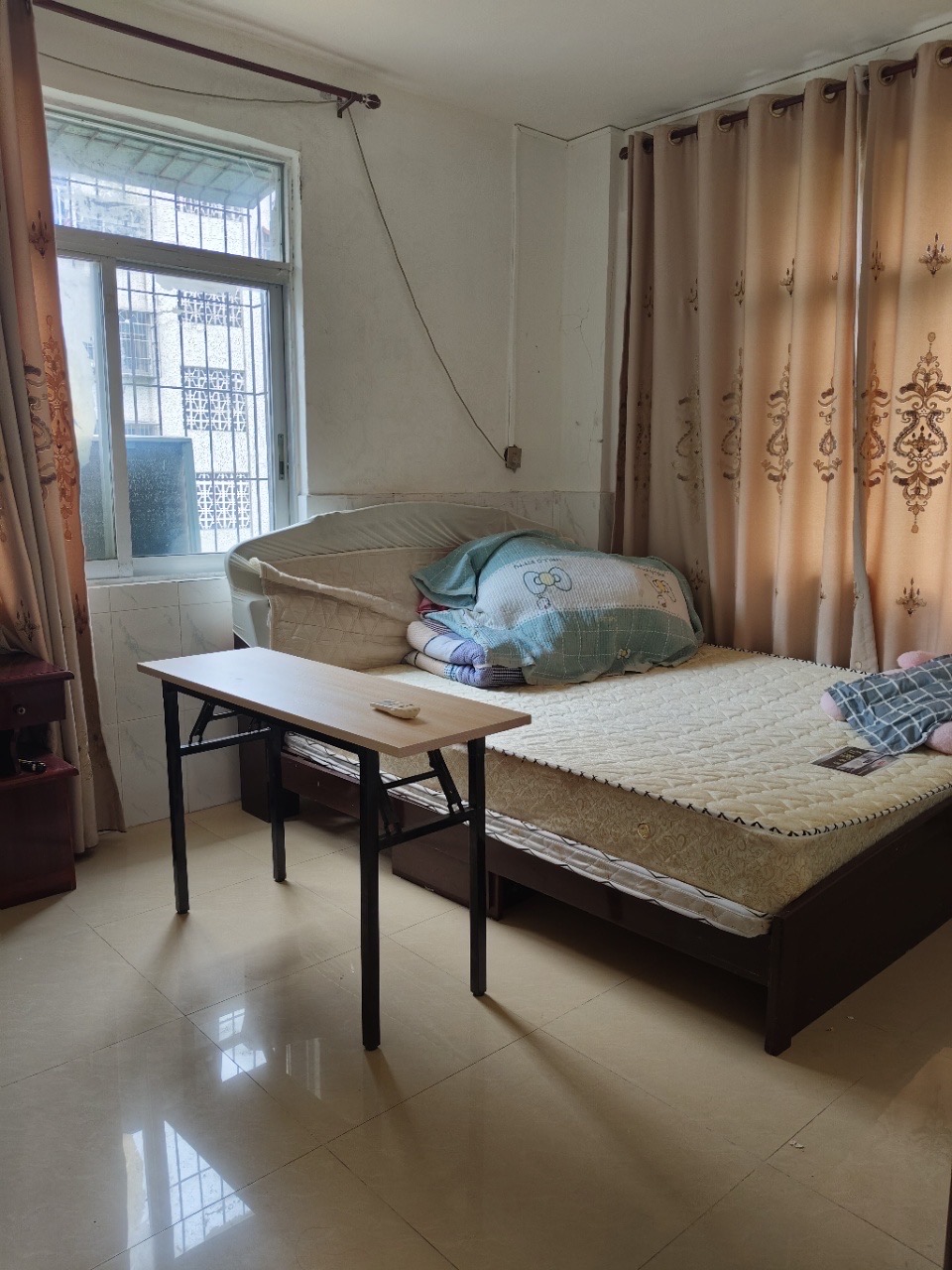 万福新村 2室2厅1卫 61.0万 万福新村 2室2厅1卫 61.0万客厅