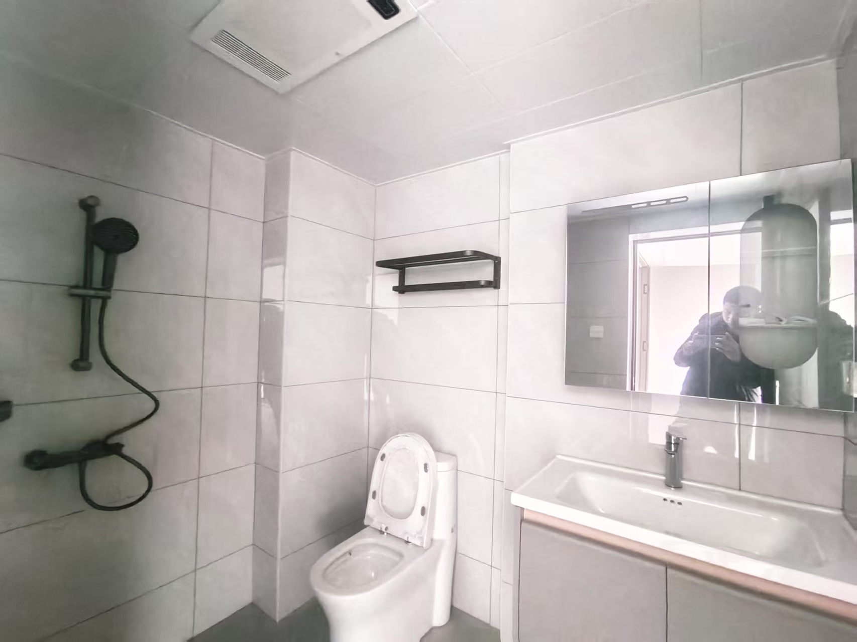 罗家小区西区 3室2厅2卫 1600.0元/月 罗家小区西区 3室2厅2卫 1600.0元/月室内图