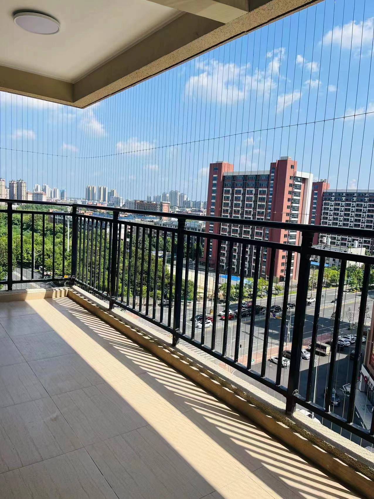 碧桂园梓山府 3室2厅2卫 2000.0元/月 碧桂园梓山府 3室2厅2卫 2000.0元/月室内图