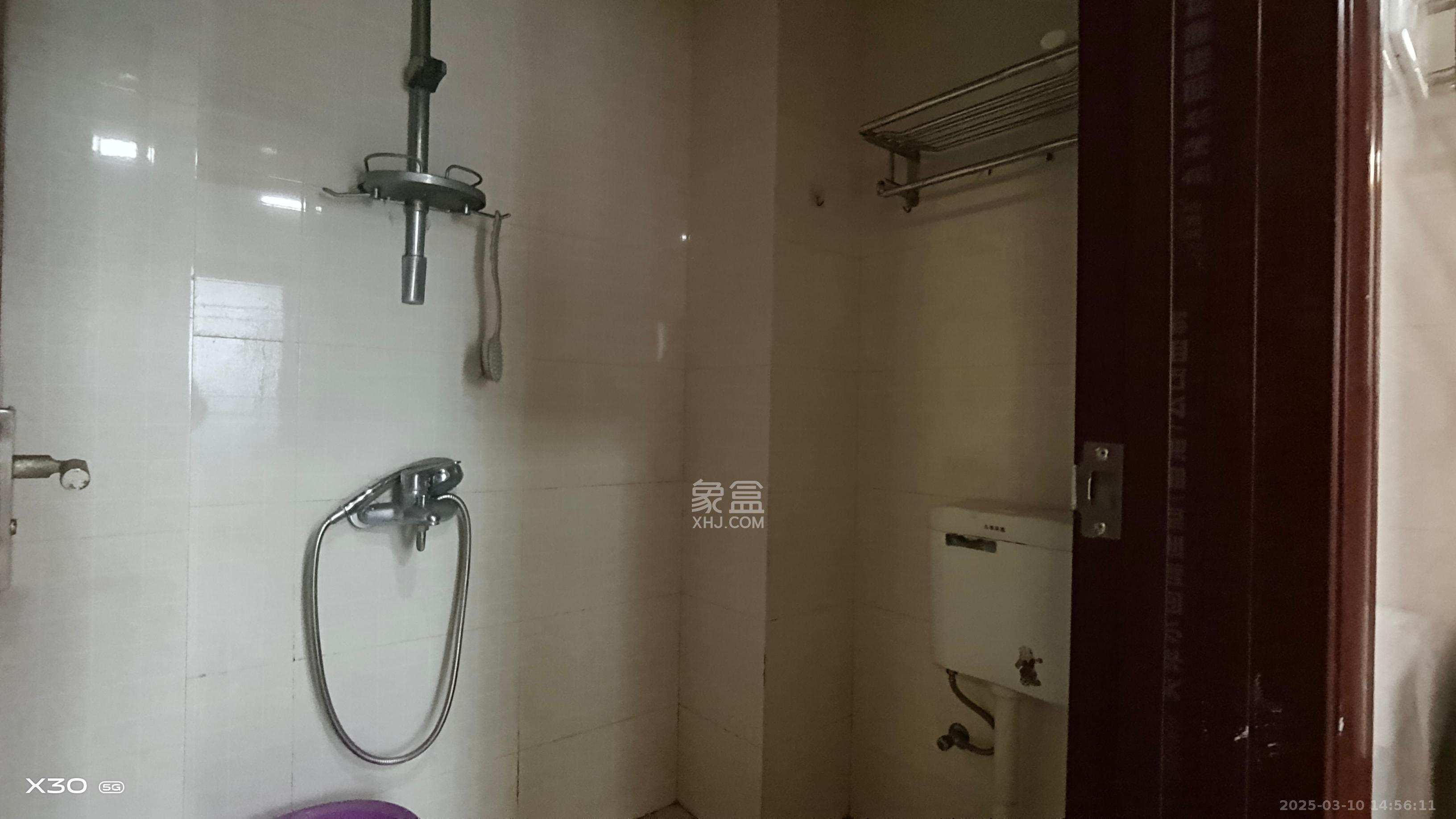 阳光晶城  2室2厅1卫   1800.00元/月室内图