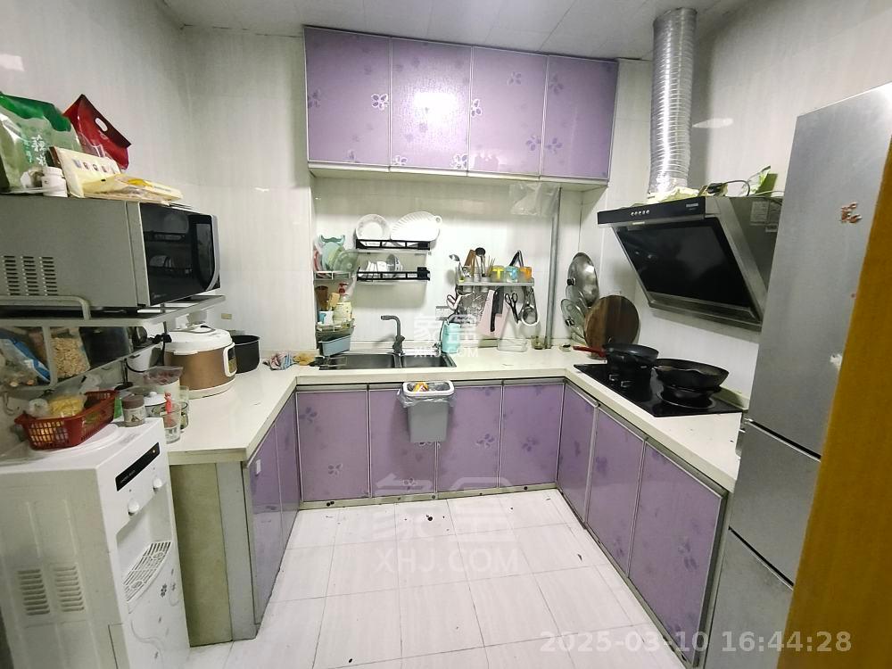 樱花地带 2室2厅1卫 1300.0元/月 樱花地带 2室2厅1卫 1300.0元/月室内图