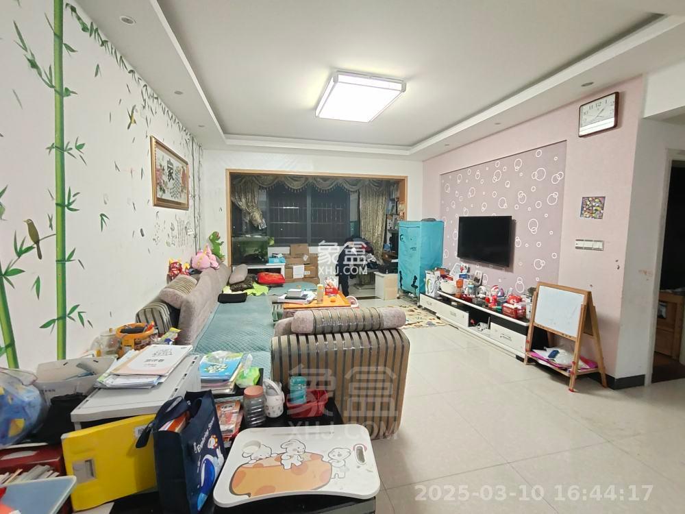 樱花地带  2室2厅1卫   1300.00元/月