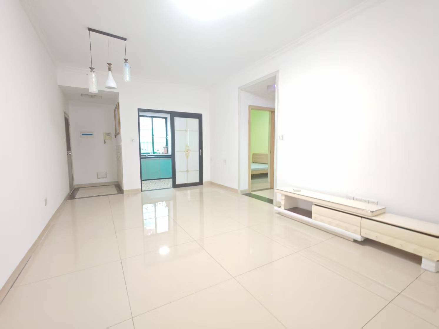 中景花园  2室2厅1卫    2200.0元/月 中景花园  2室2厅1卫    2200.0元/月室内图