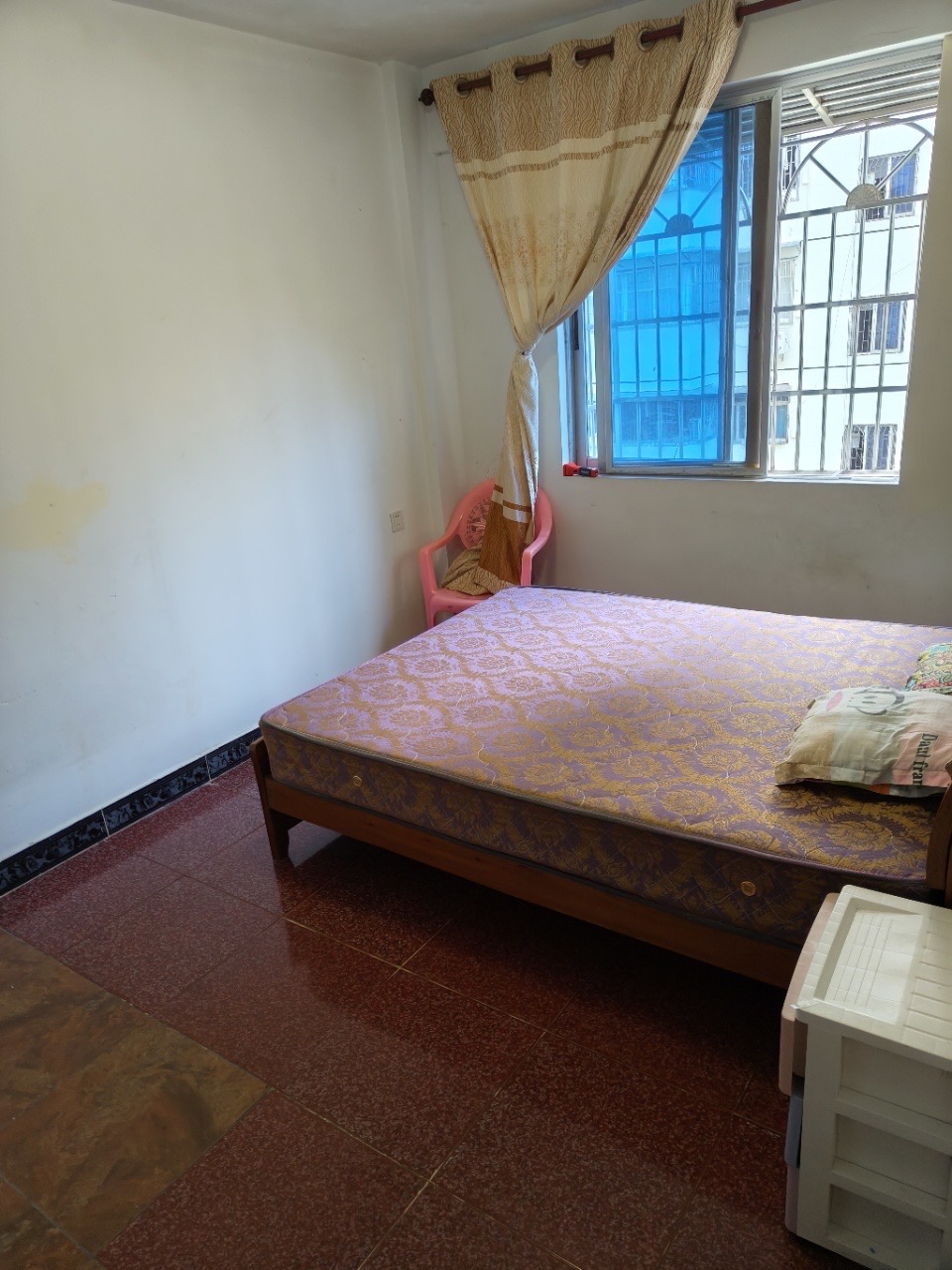 金山小区 3室2厅1卫 100.0万 金山小区 3室2厅1卫 100.0万客厅