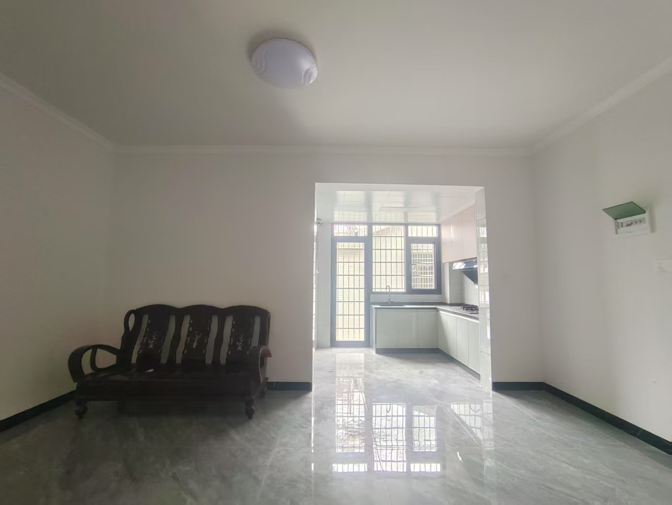 罗家小区西区 1室1厅1卫 800.0元/月 罗家小区西区 1室1厅1卫 800.0元/月室内图