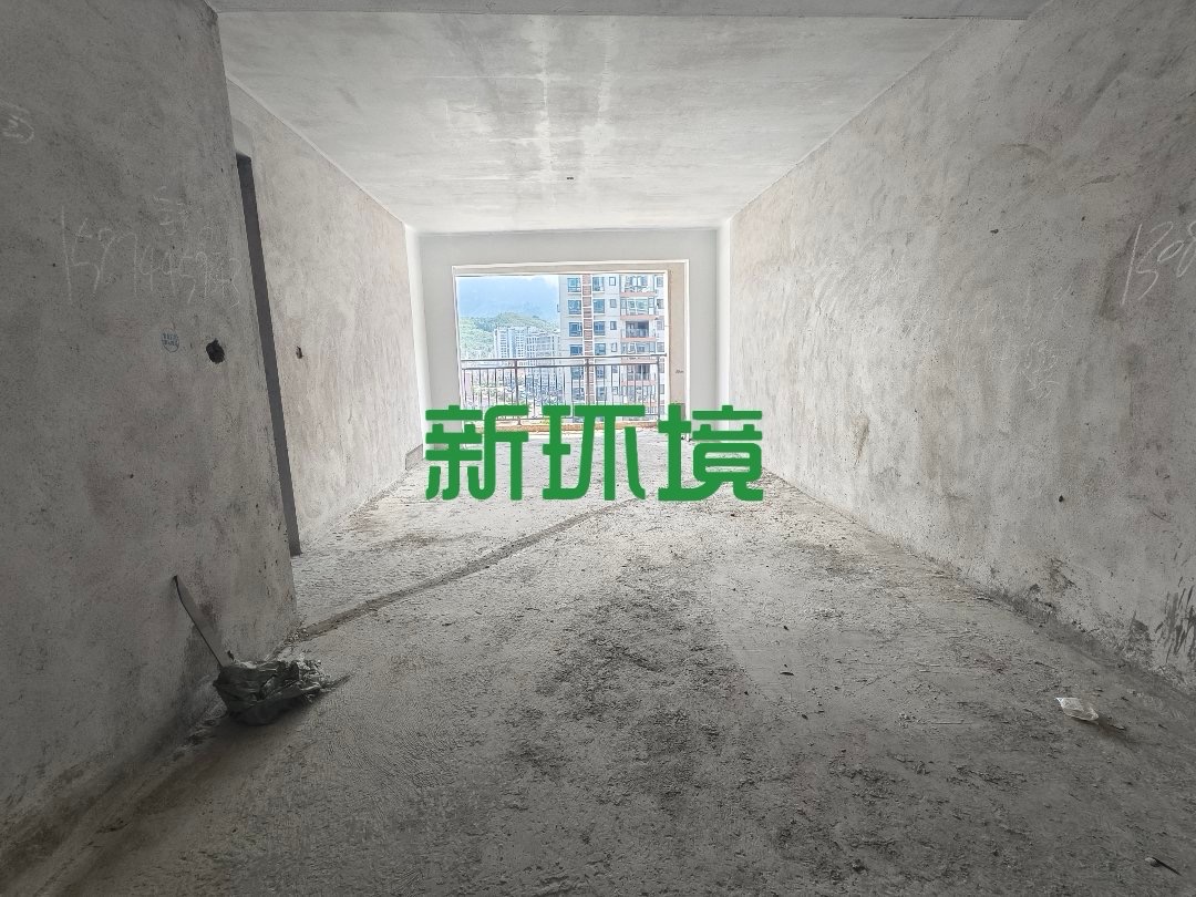 靛达广场  3室2厅2卫   69.80万客厅