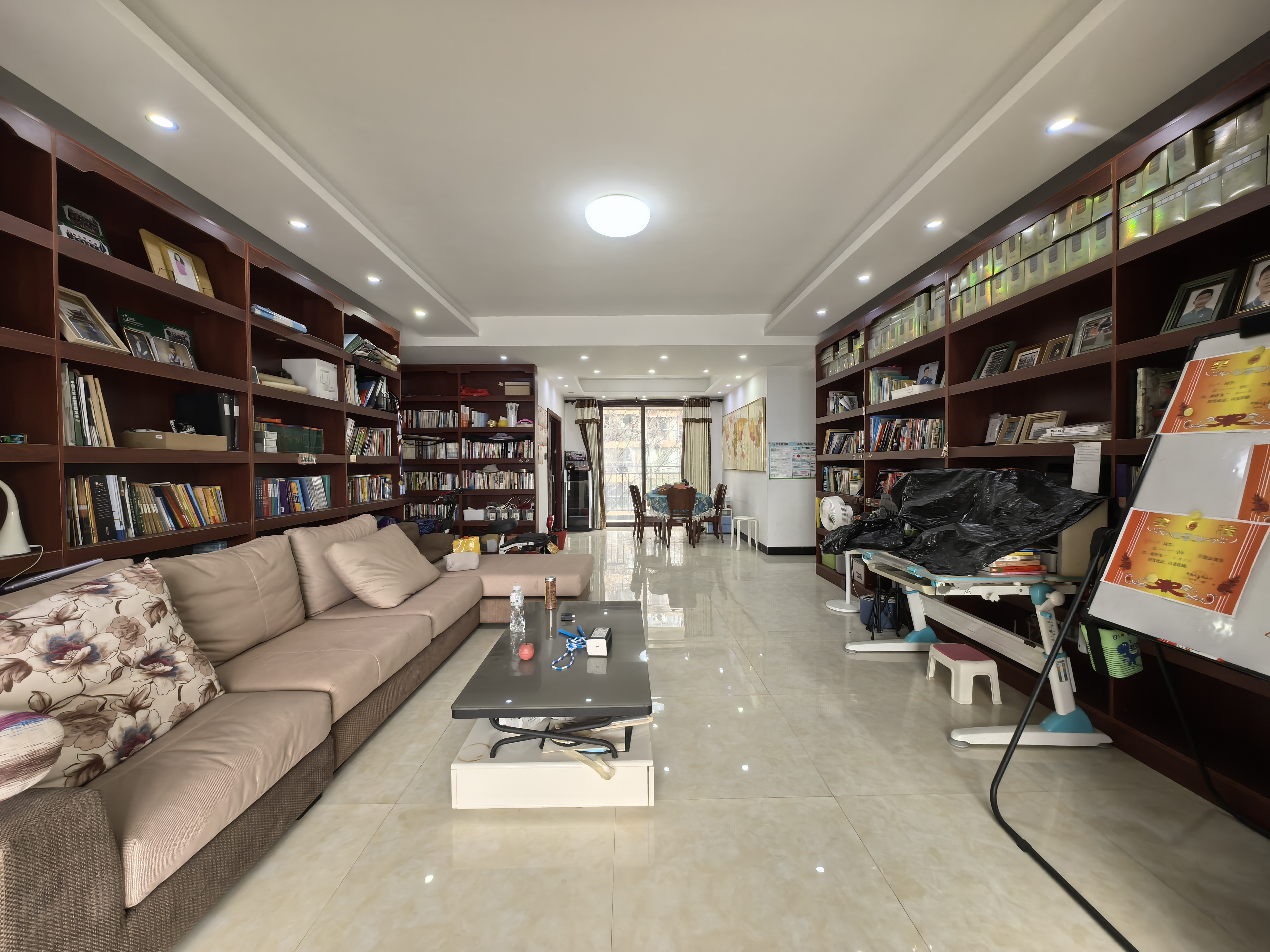 鑫成君泰 4室2厅2卫 98.0万 鑫成君泰 4室2厅2卫 98.0万客厅