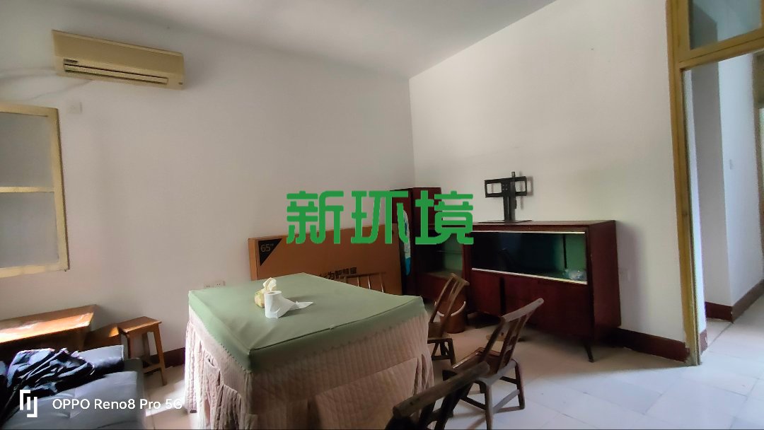 市委一号院 3室2厅1卫 30.0万 市委一号院 3室2厅1卫 30.0万客厅