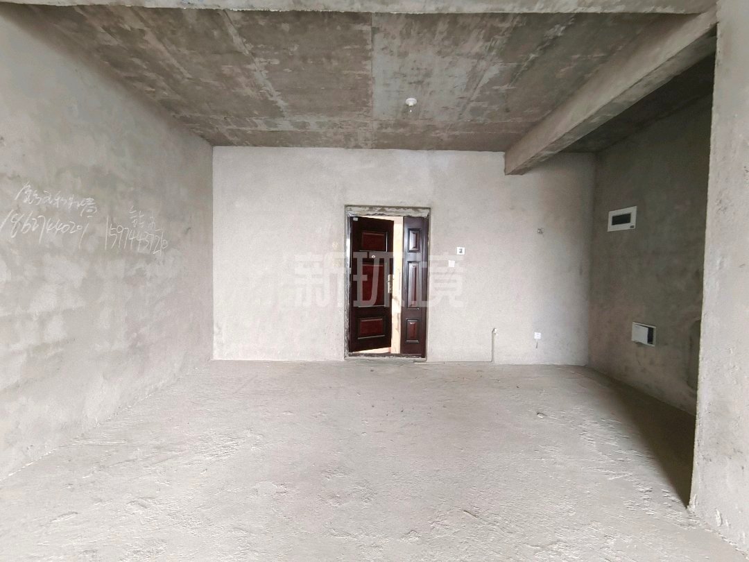 丽景天下二期 4室2厅2卫 82.8万 丽景天下二期 4室2厅2卫 82.8万客厅