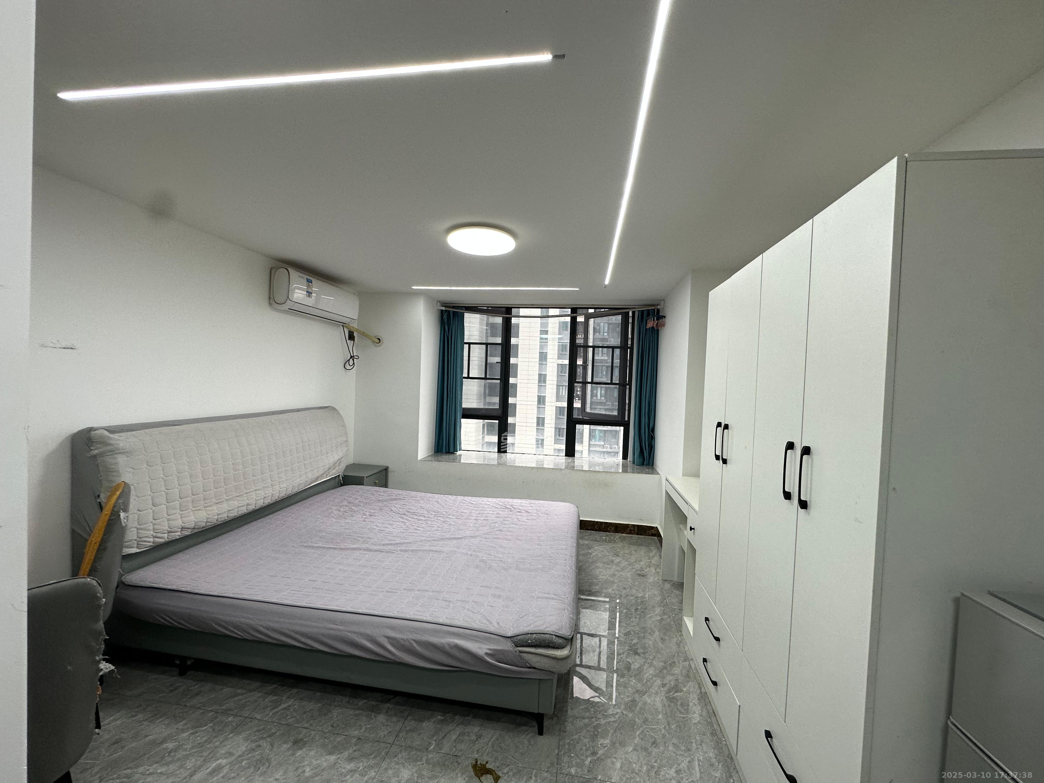 映客龙湖璟翠公馆（映客龙湖璟翠中心）   41.0㎡      1350.0元/月室内图