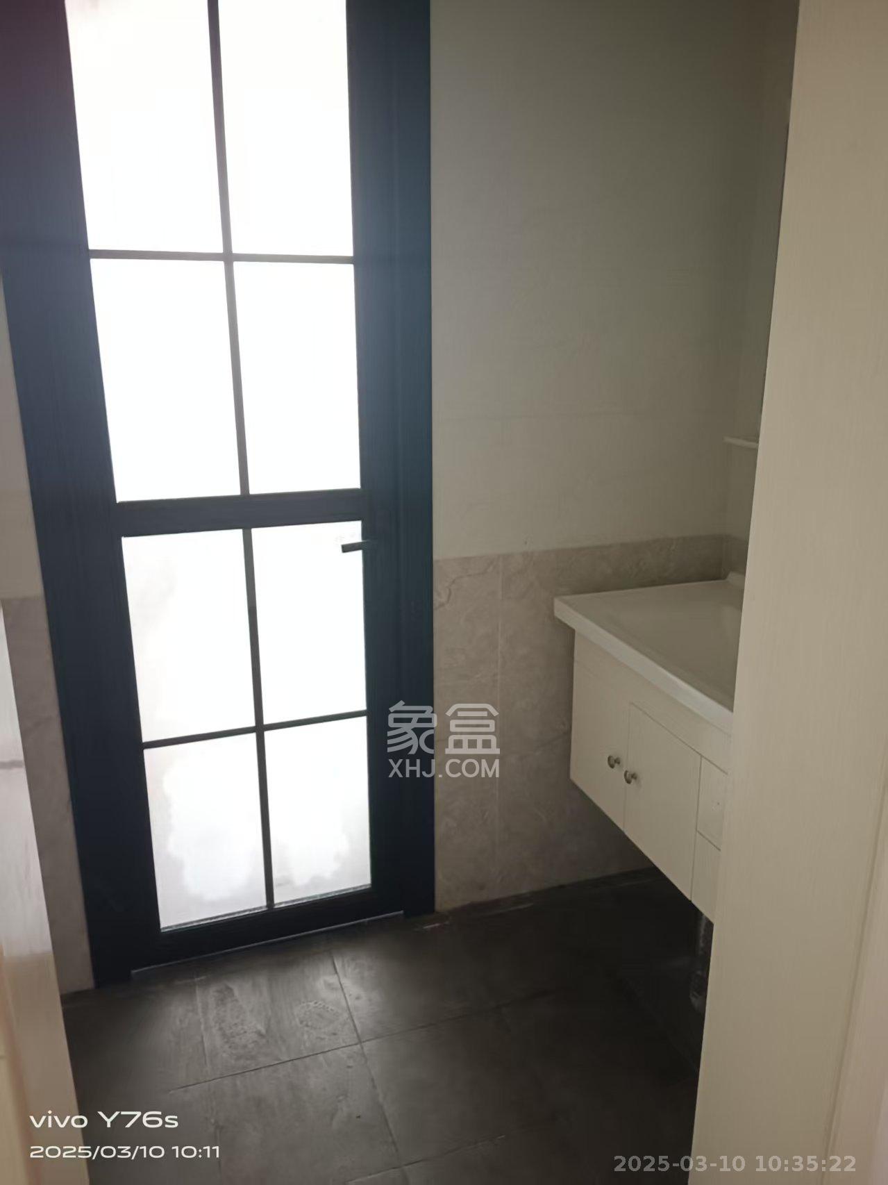 和美星城 4室2厅2卫 2700.0元/月 和美星城 4室2厅2卫 2700.0元/月室内图