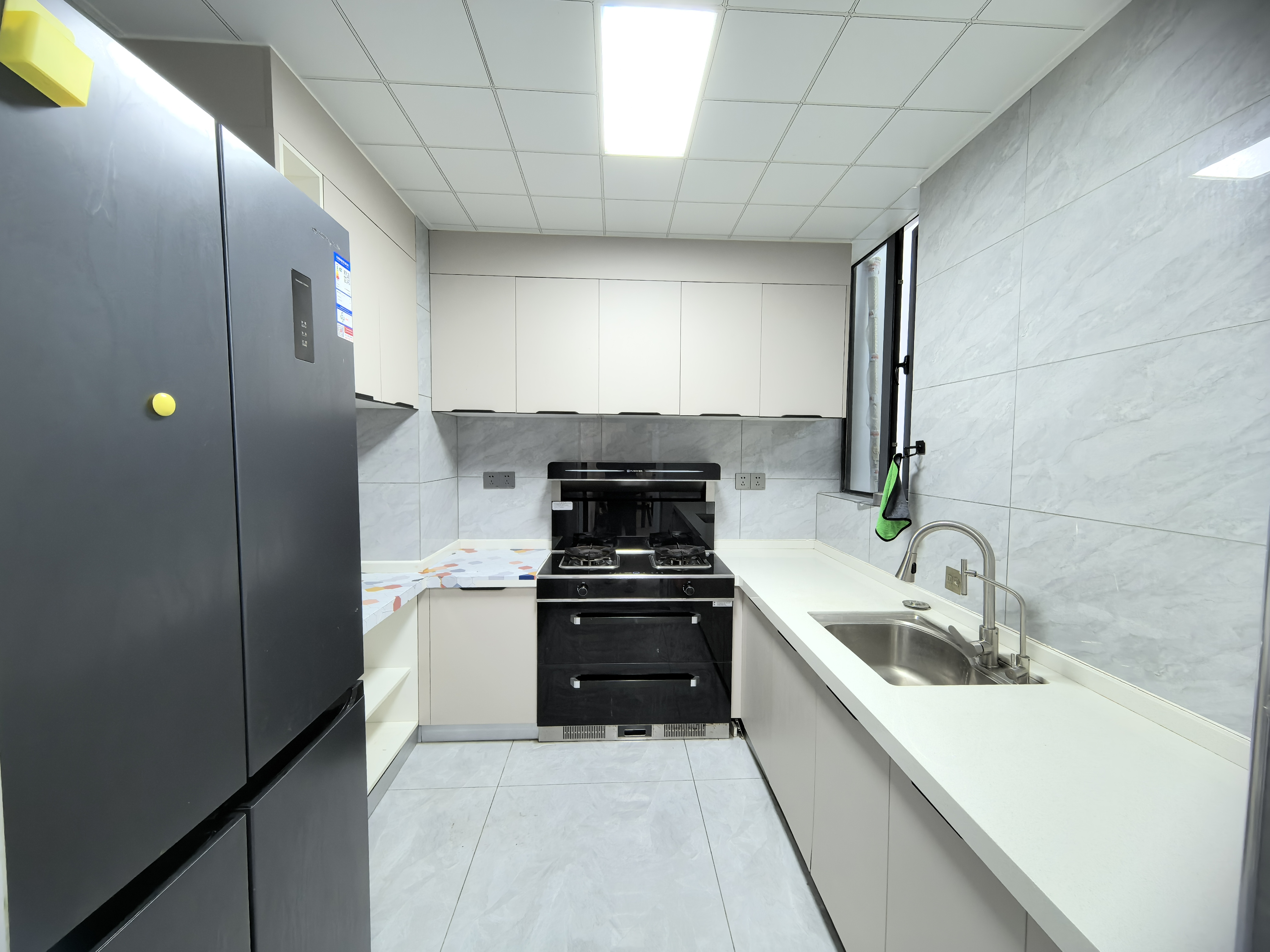 宁邦广场  3室2厅2卫    1800.0元/月 宁邦广场  3室2厅2卫    1800.0元/月室内图