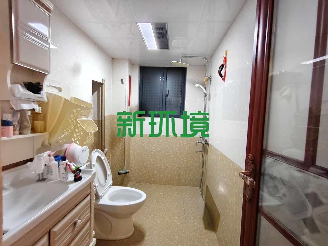 幸福阳光小区  3室2厅2卫   58.80万客厅