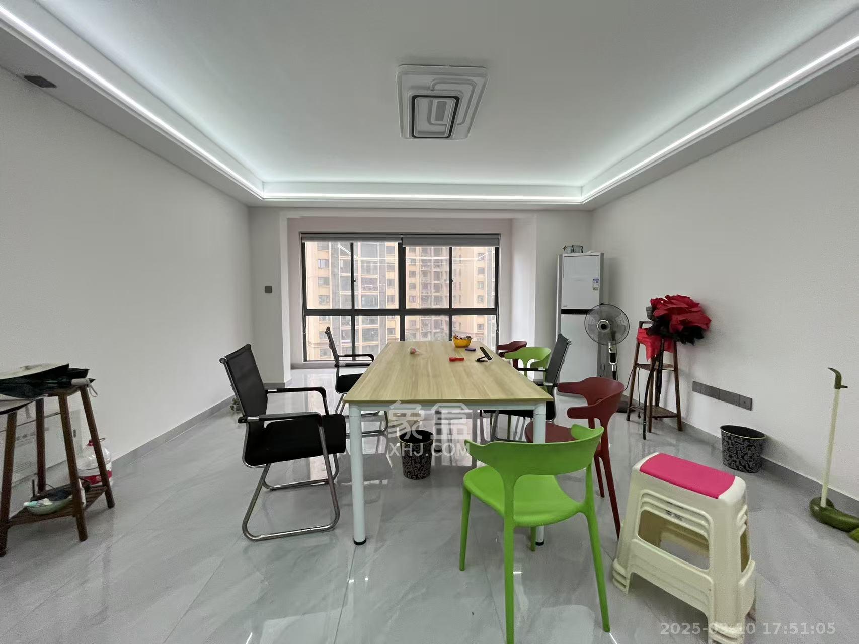 洋湖春园  4室2厅2卫    3000.0元/月 洋湖春园  4室2厅2卫    3000.0元/月