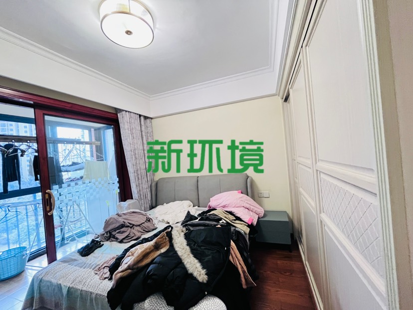 高盛澧园一二期  4室2厅2卫   97.80万客厅