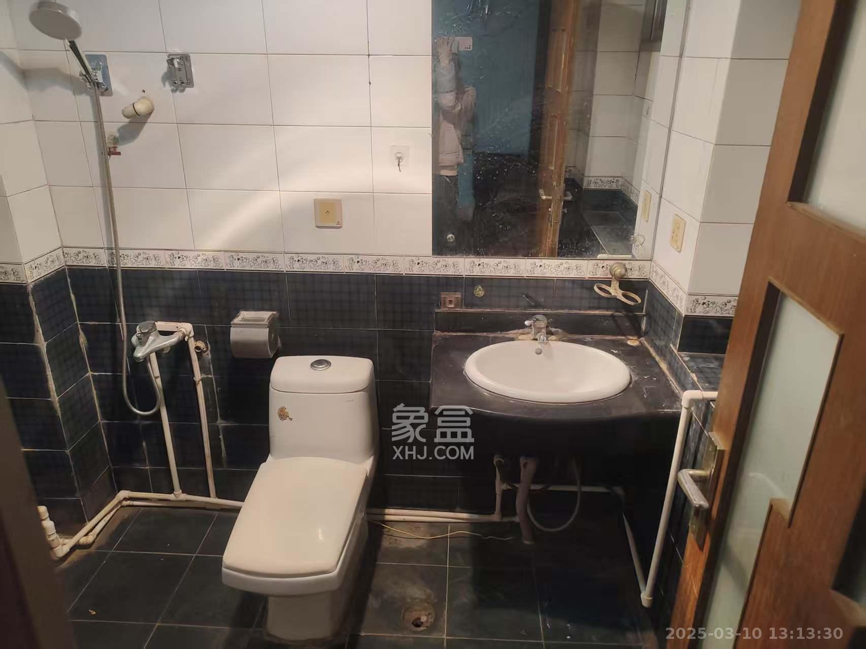 县府坪巷散盘 1室2厅2卫 1900.0元/月 县府坪巷散盘 1室2厅2卫 1900.0元/月室内图