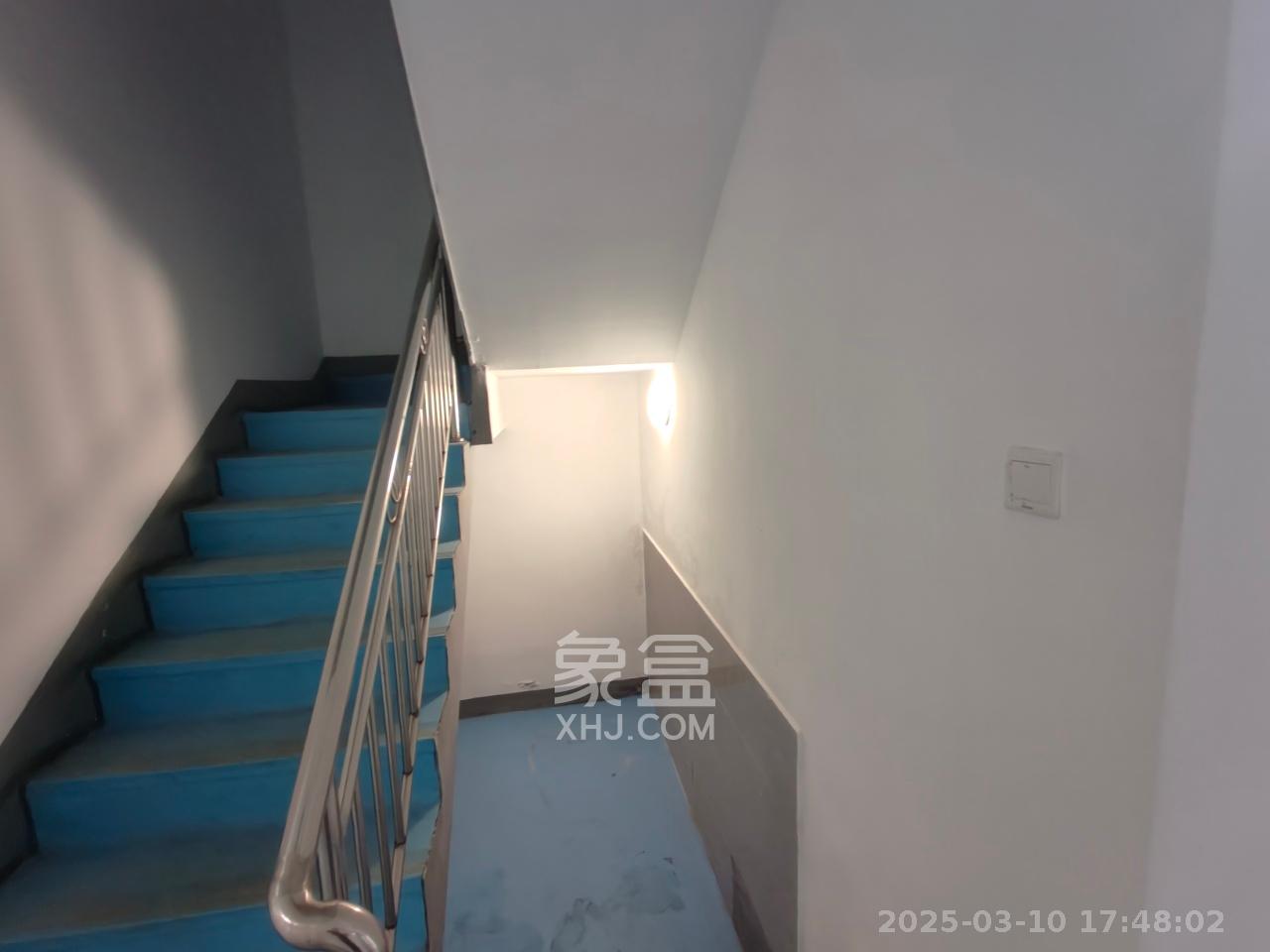 麓谷锦园  6室2厅2卫   14000.00元/月室内图