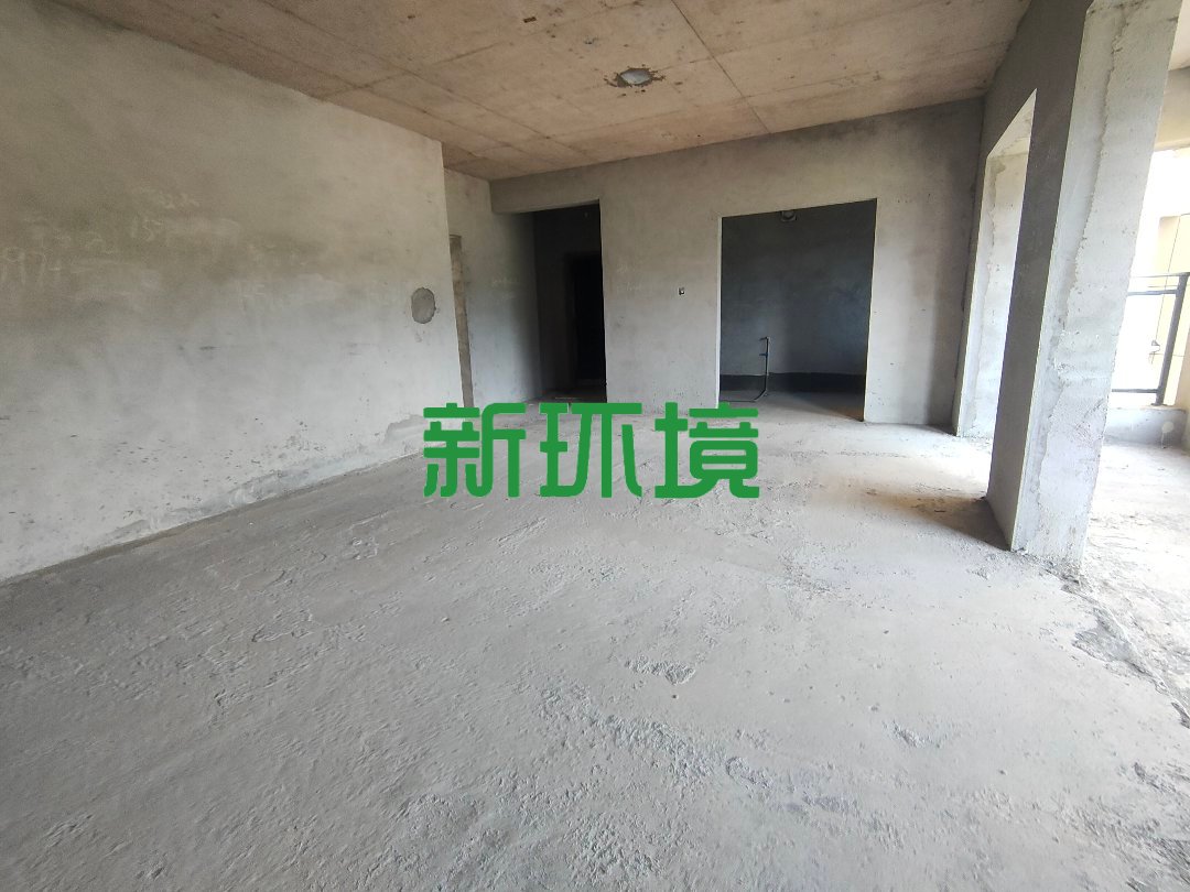 中天鹭鸶湾龙庭二期  3室2厅2卫   93.80万客厅