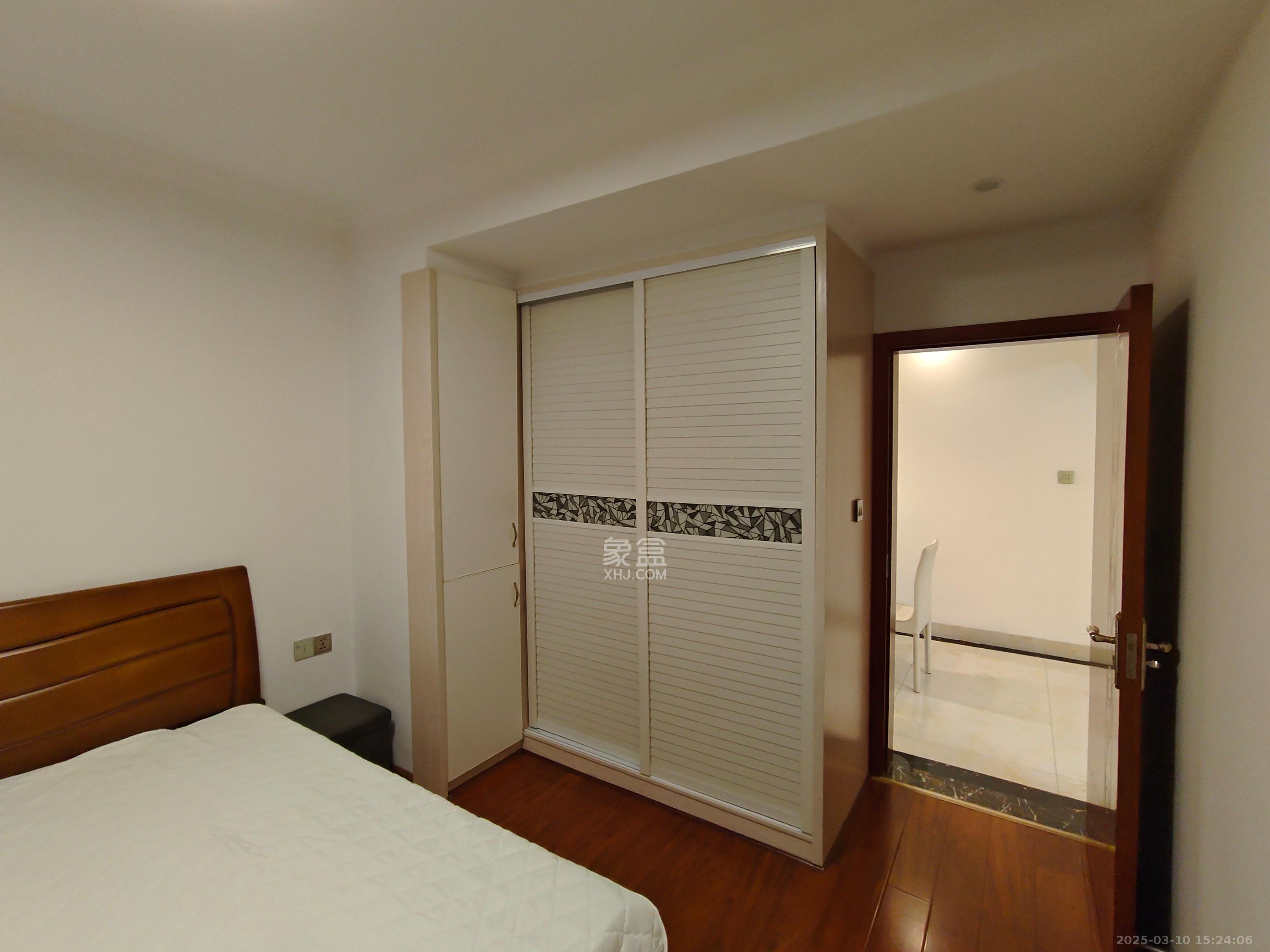 公园9号  2室2厅1卫    3800.0元/月室内图