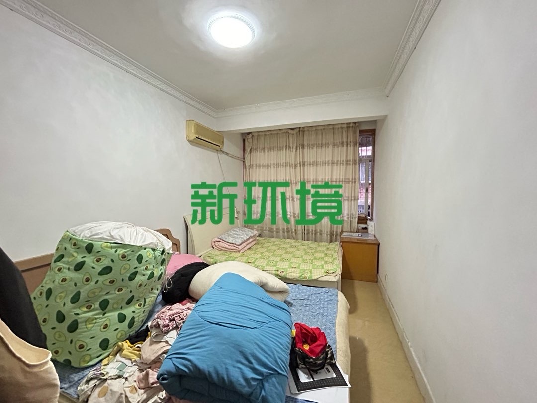 东方家园  3室2厅2卫   48.00万客厅