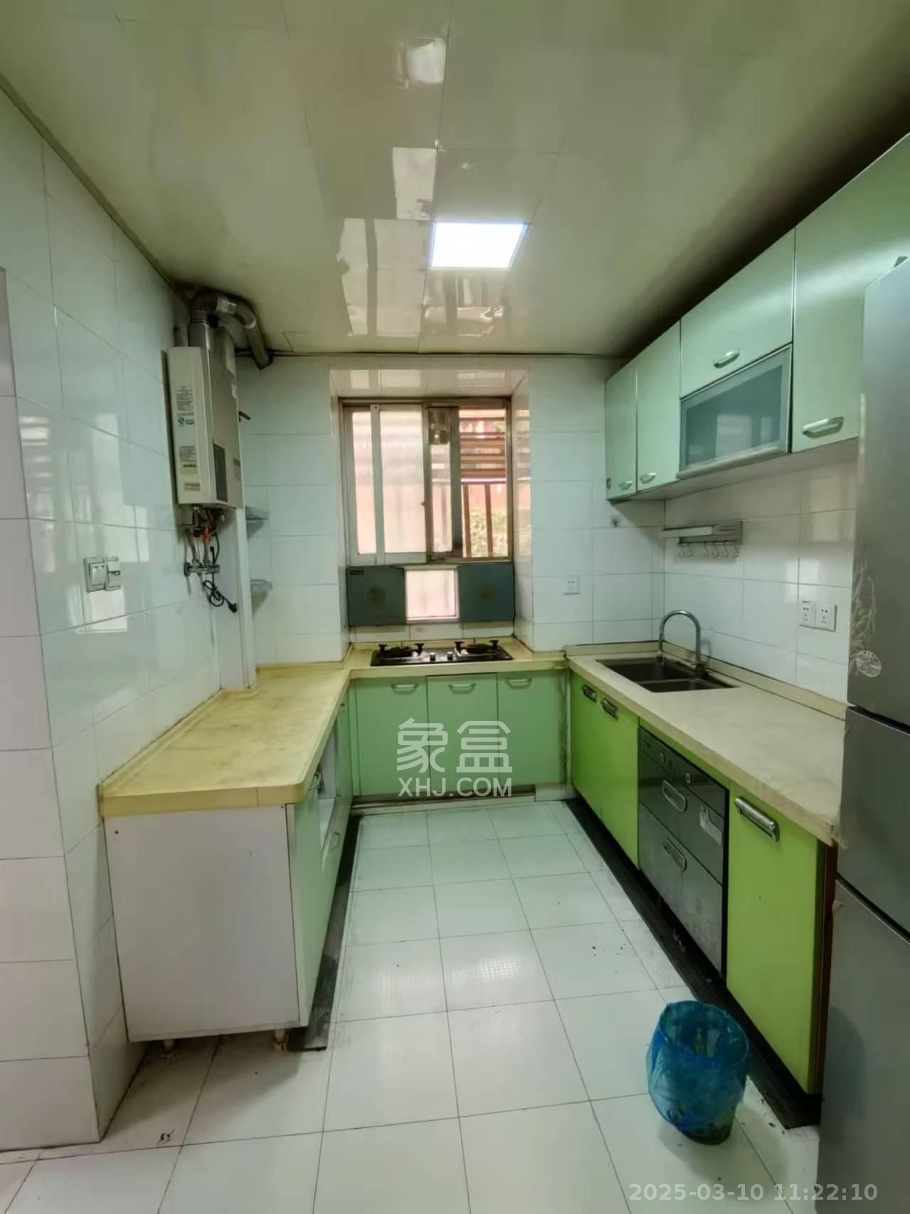 文艺新村  3室1厅1卫    3000.0元/月 文艺新村  3室1厅1卫    3000.0元/月室内图