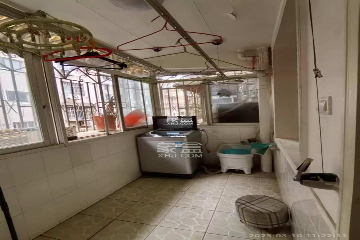 文艺新村  3室1厅1卫    3000.0元/月 文艺新村  3室1厅1卫    3000.0元/月室内图