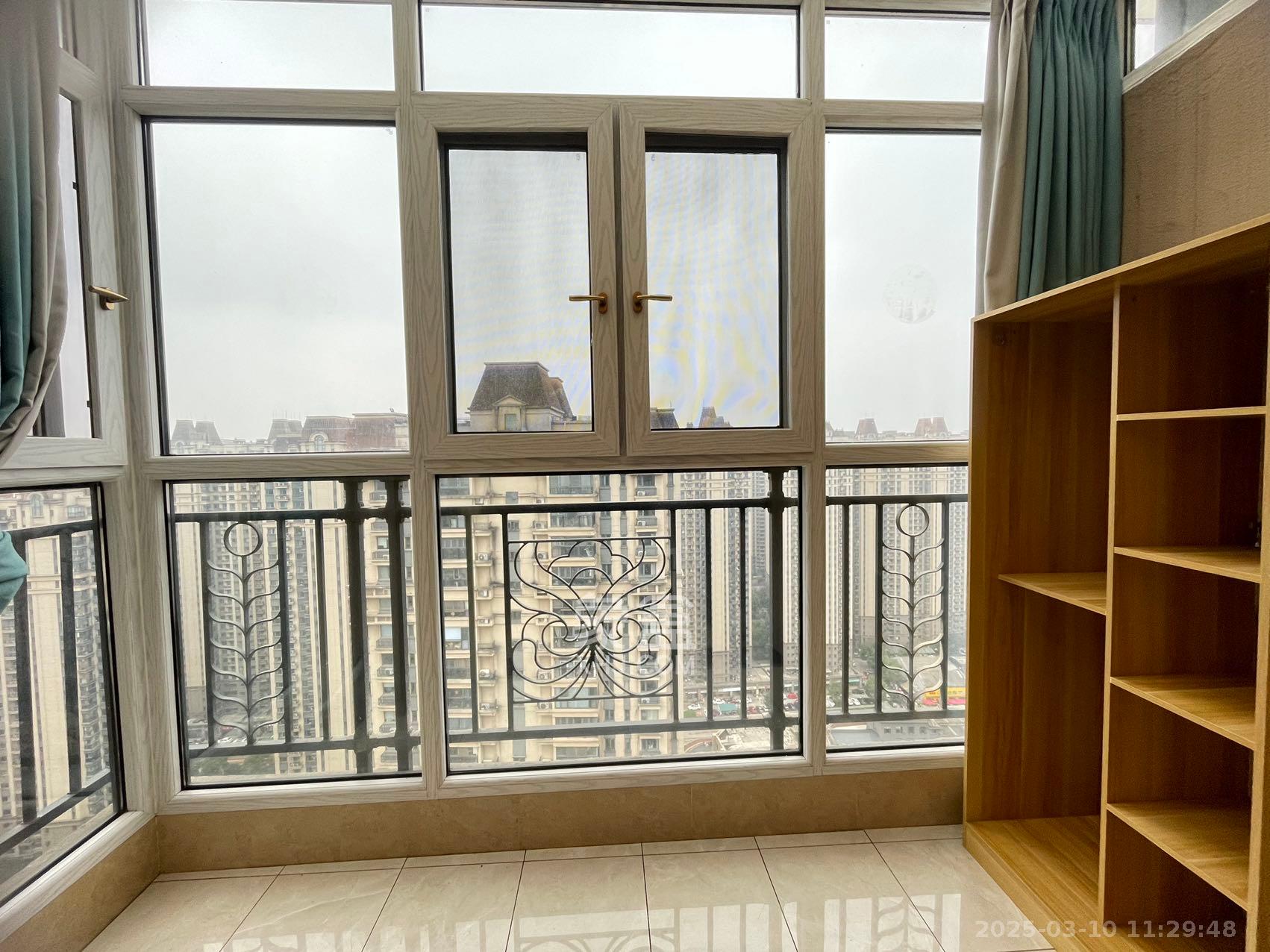 恒大江湾 3室2厅1卫 2300.0元/月 恒大江湾 3室2厅1卫 2300.0元/月室内图