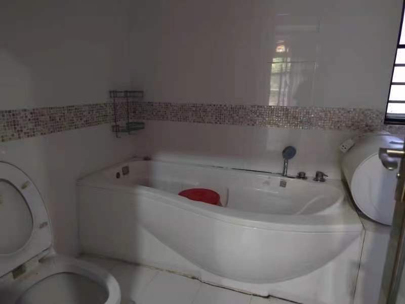 翡翠水城（住宅）  4室2厅2卫   5300.00元/月户型图