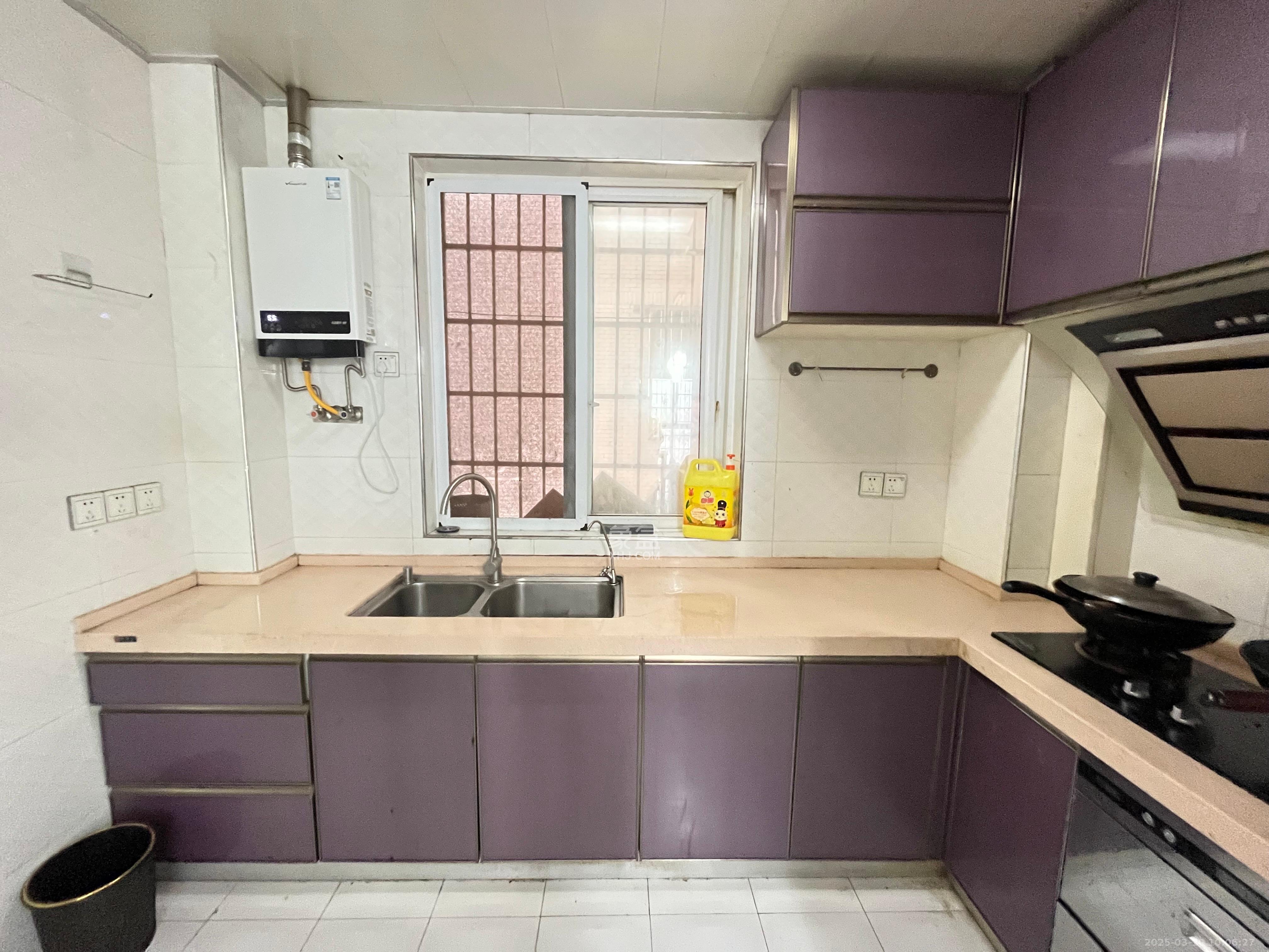 鑫天山城明珠 4室2厅2卫 1700.0元/月 鑫天山城明珠 4室2厅2卫 1700.0元/月室内图