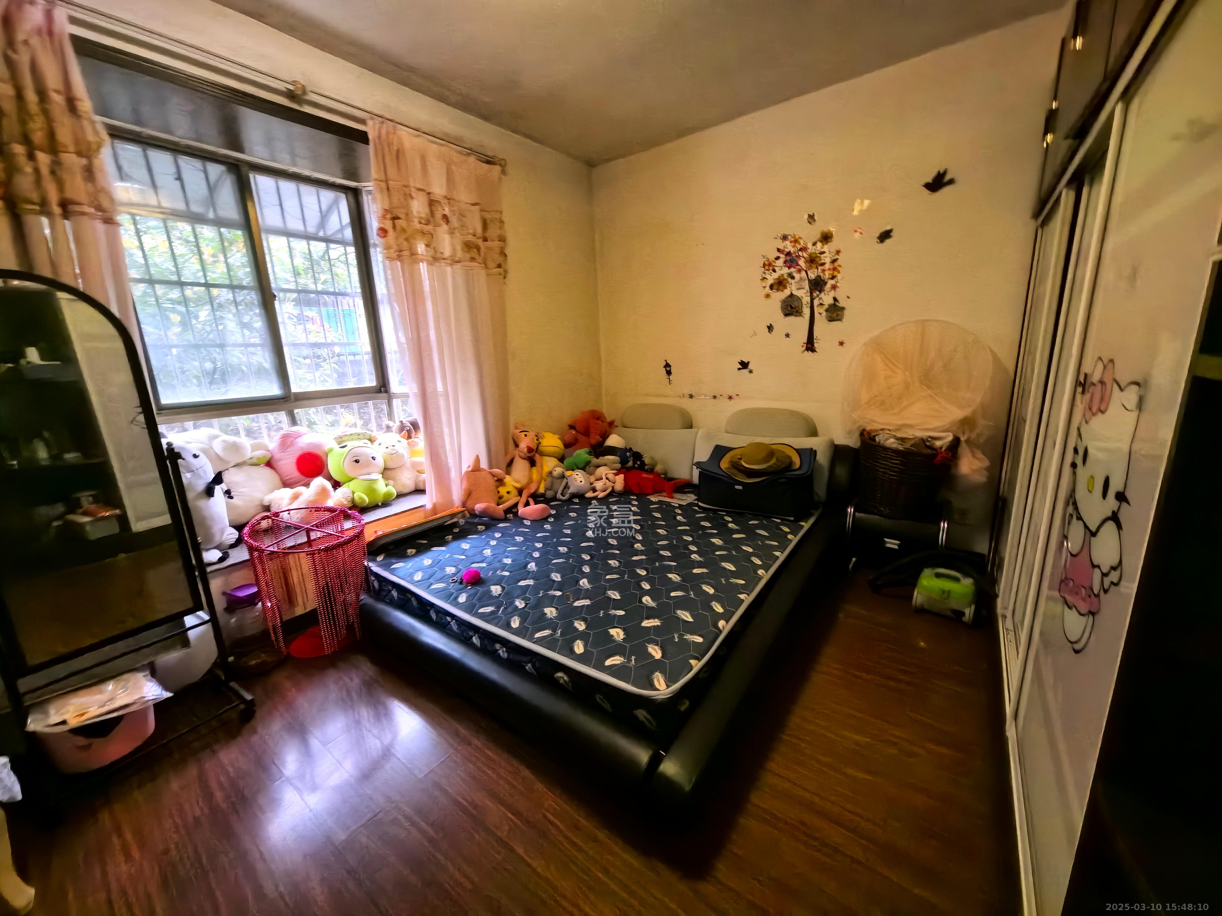 梅苑家园  3室2厅2卫   1700.00元/月室内图