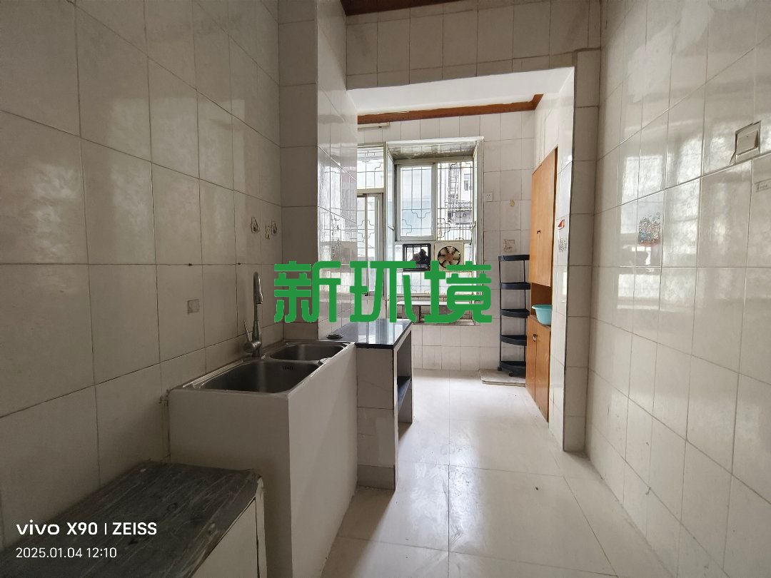 十字街工商银行宿舍  5室2厅2卫    1450.0元/月 十字街工商银行宿舍  5室2厅2卫    1450.0元/月室内图1