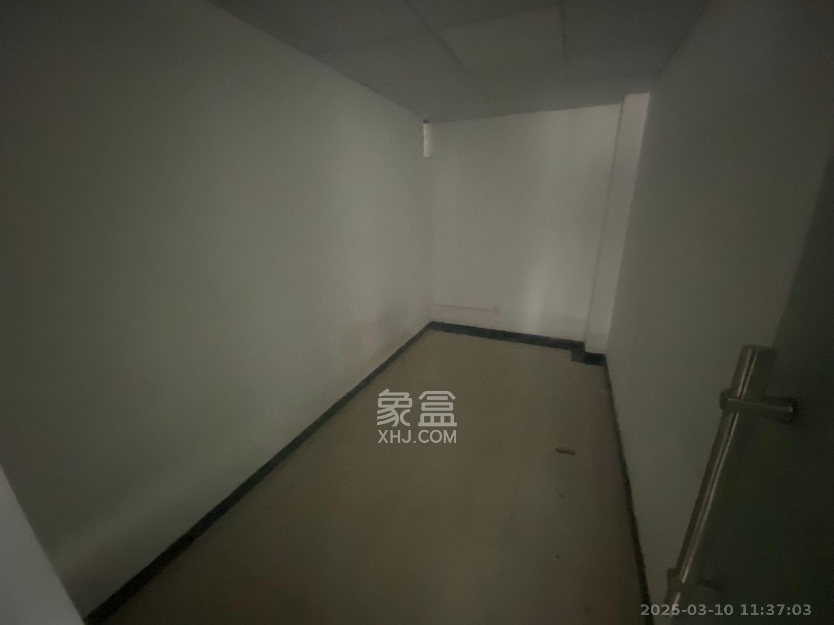 中扬大厦  6室1厅1卫    5500.0元/月 中扬大厦  6室1厅1卫    5500.0元/月室内图