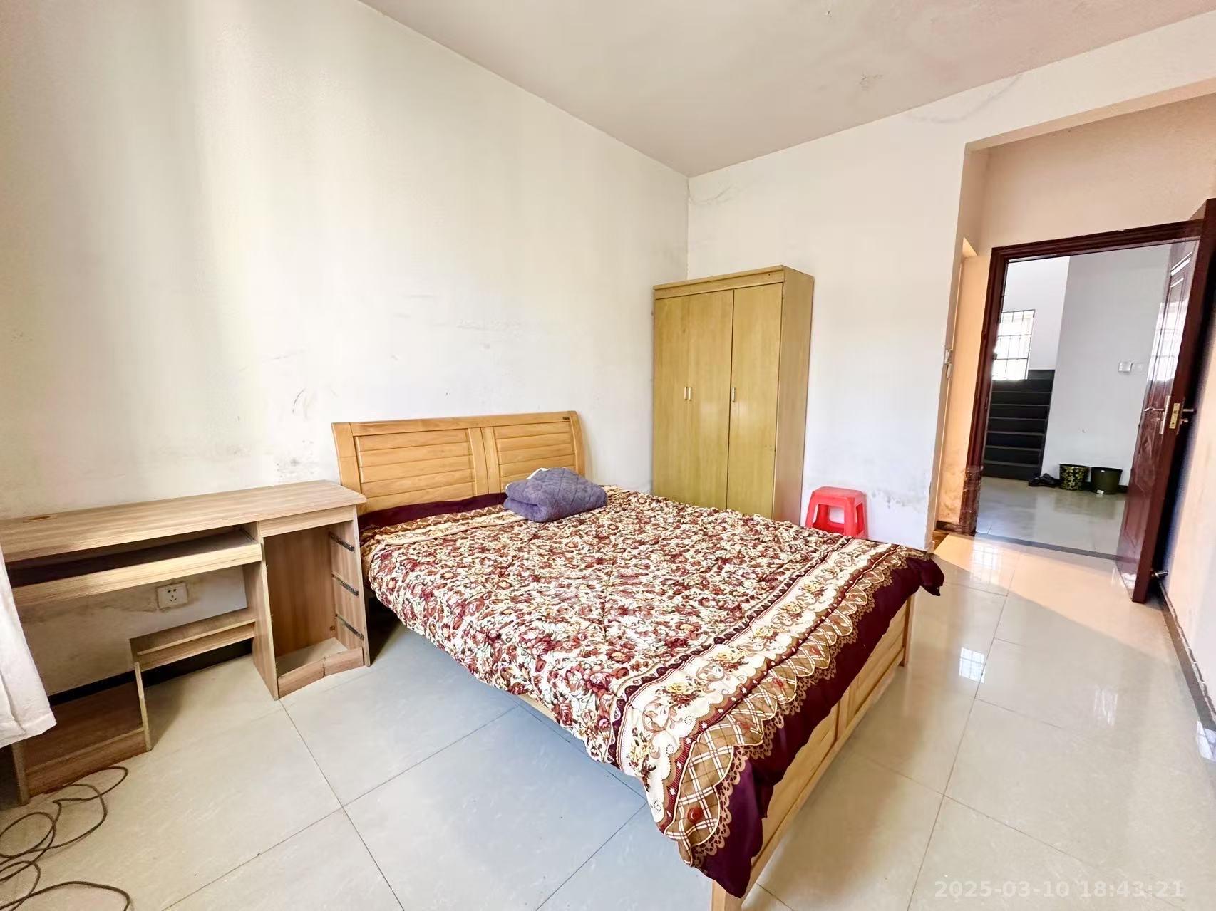 雅雀湖小区 4室2厅3卫 2000.0元/月 雅雀湖小区 4室2厅3卫 2000.0元/月室内图