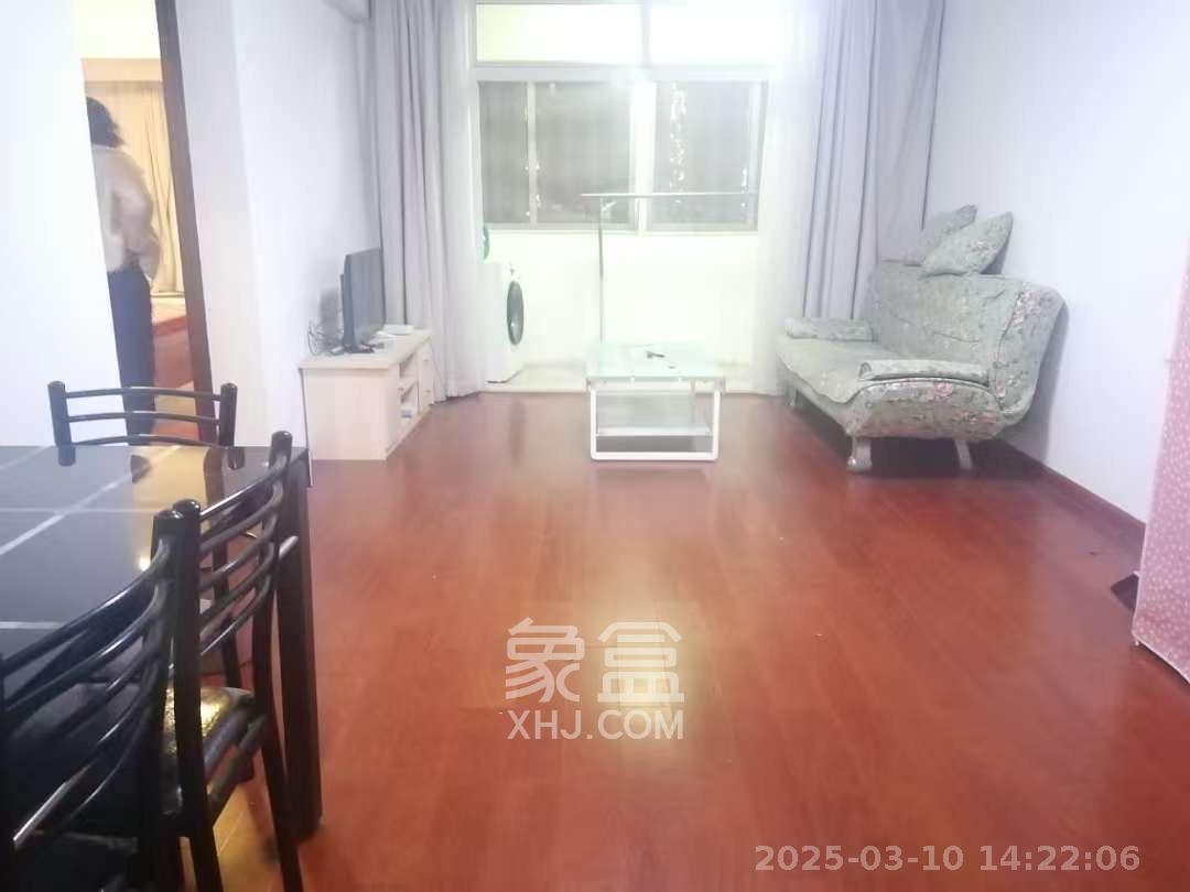 新长海广场  1室1厅1卫    1300.0元/月 新长海广场  1室1厅1卫    1300.0元/月室内图