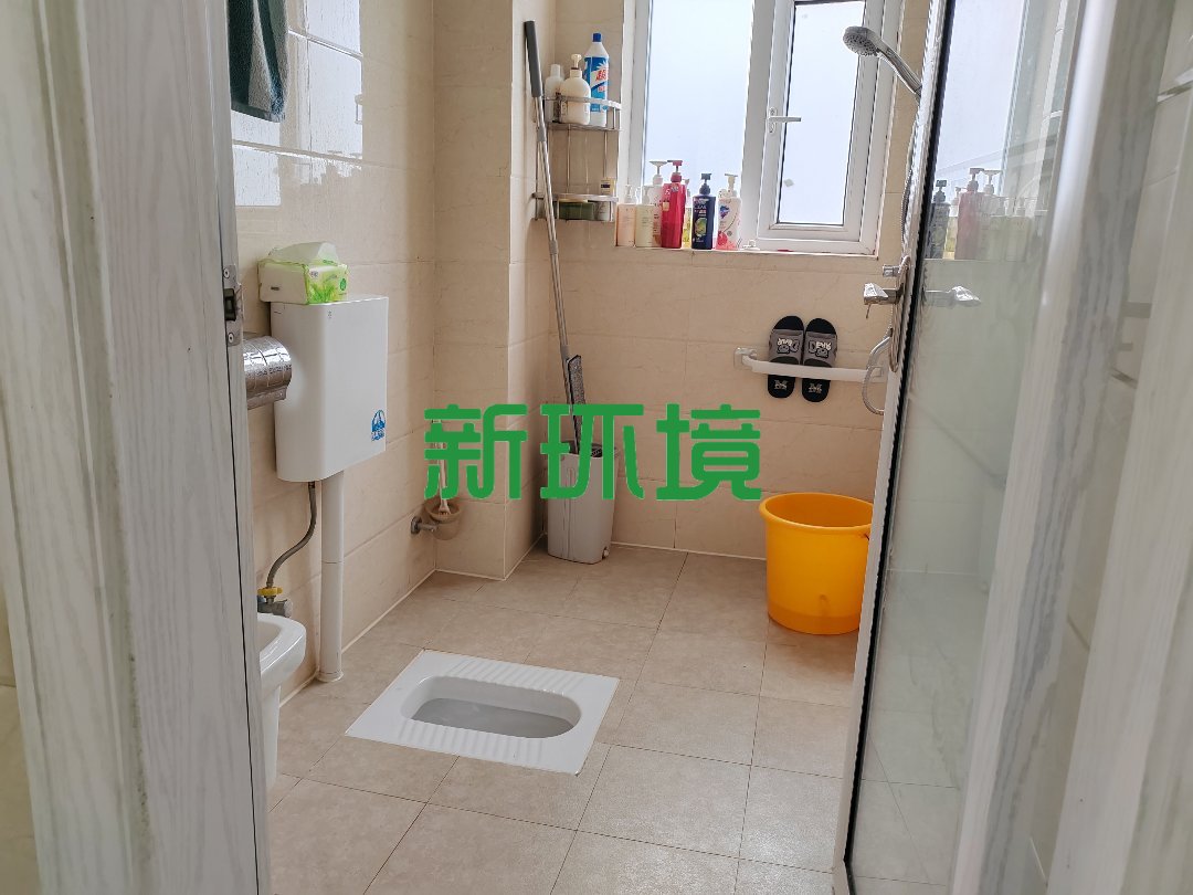 玉恒龙岸小区  3室2厅2卫   86.80万客厅