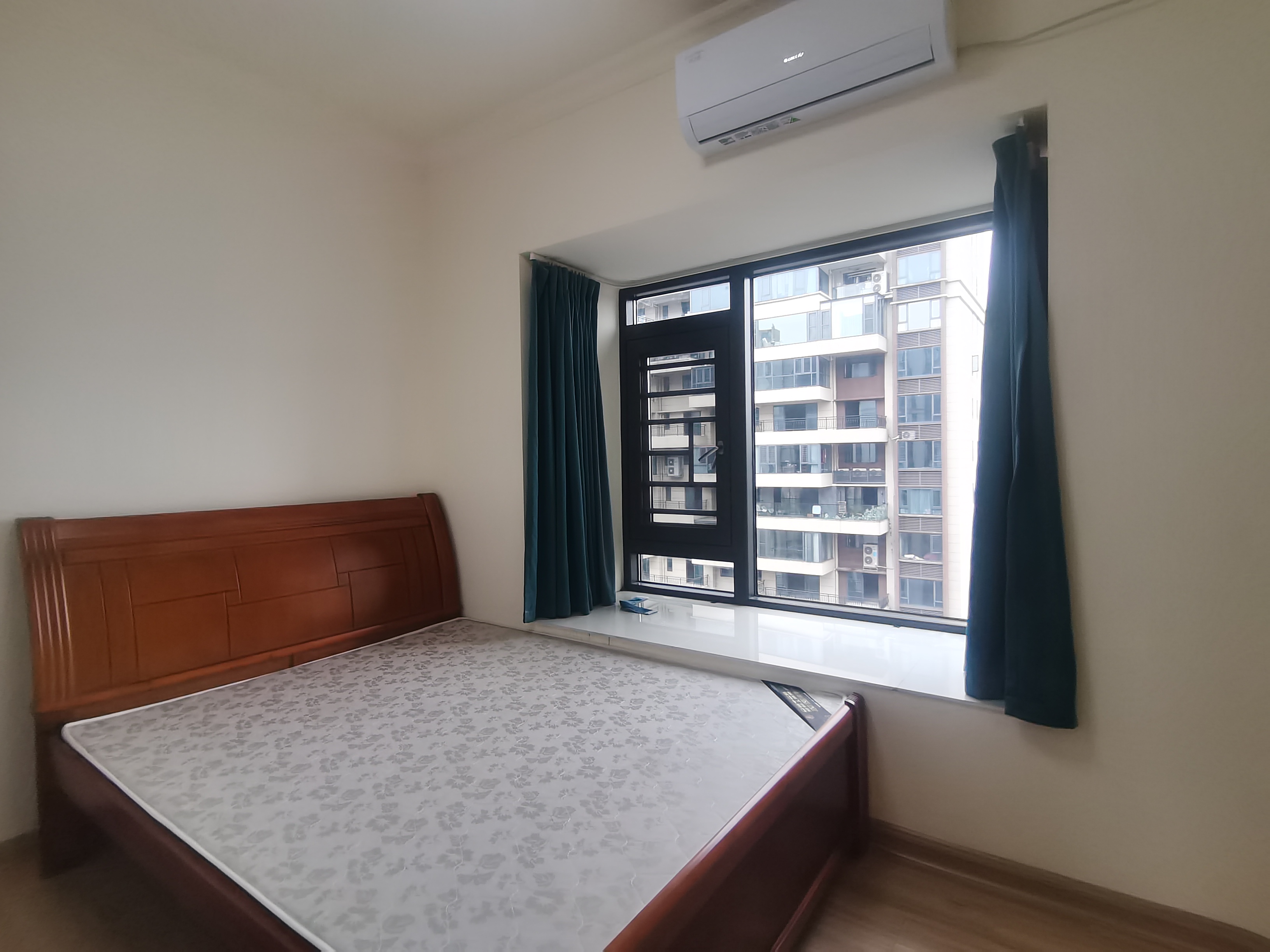 碧桂园梓山府 4室2厅2卫 2600.0元/月 碧桂园梓山府 4室2厅2卫 2600.0元/月室内图