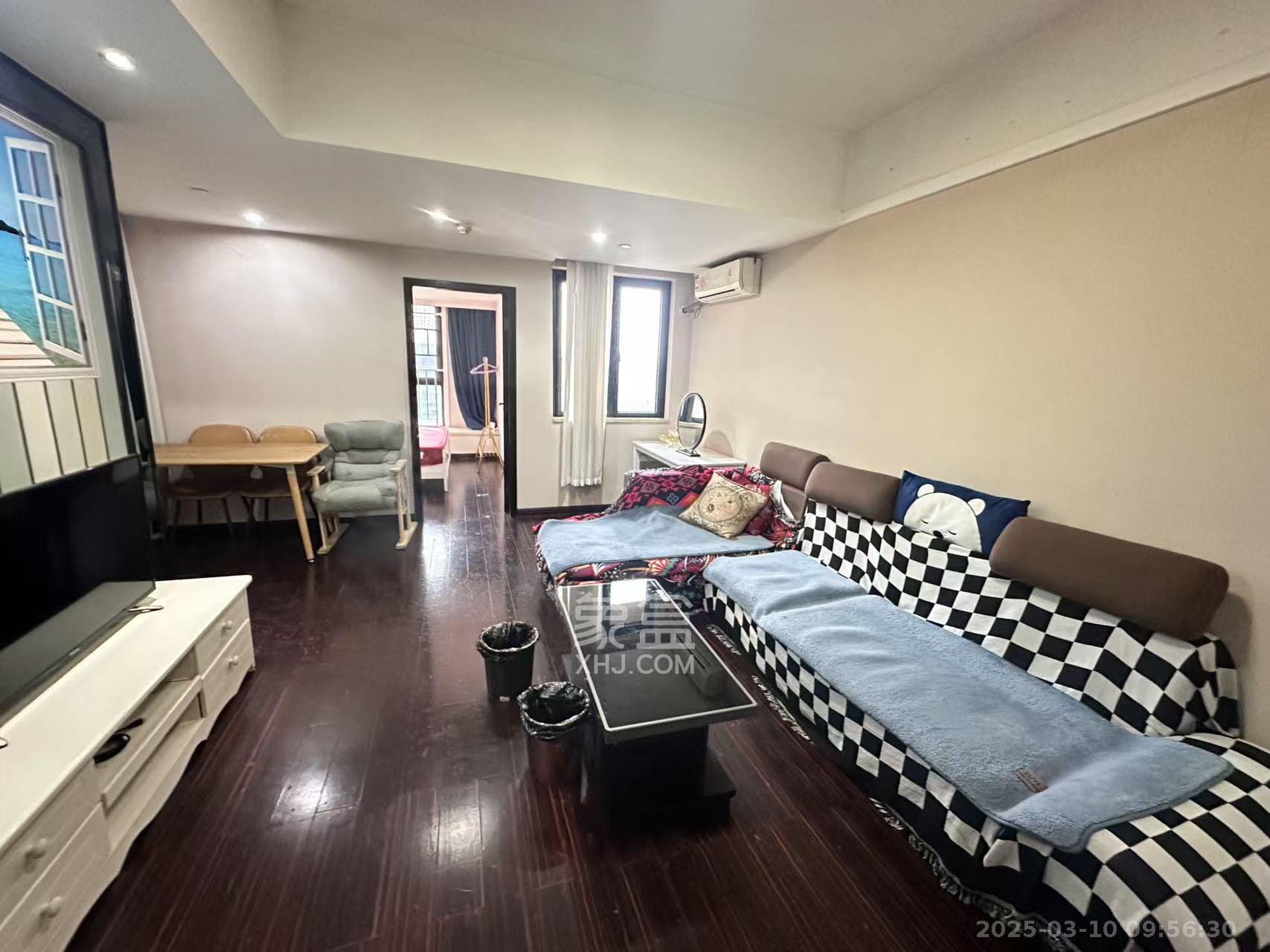 德思勤城市广场（宝格丽公寓）  1室1厅1卫   2300.00元/月室内图