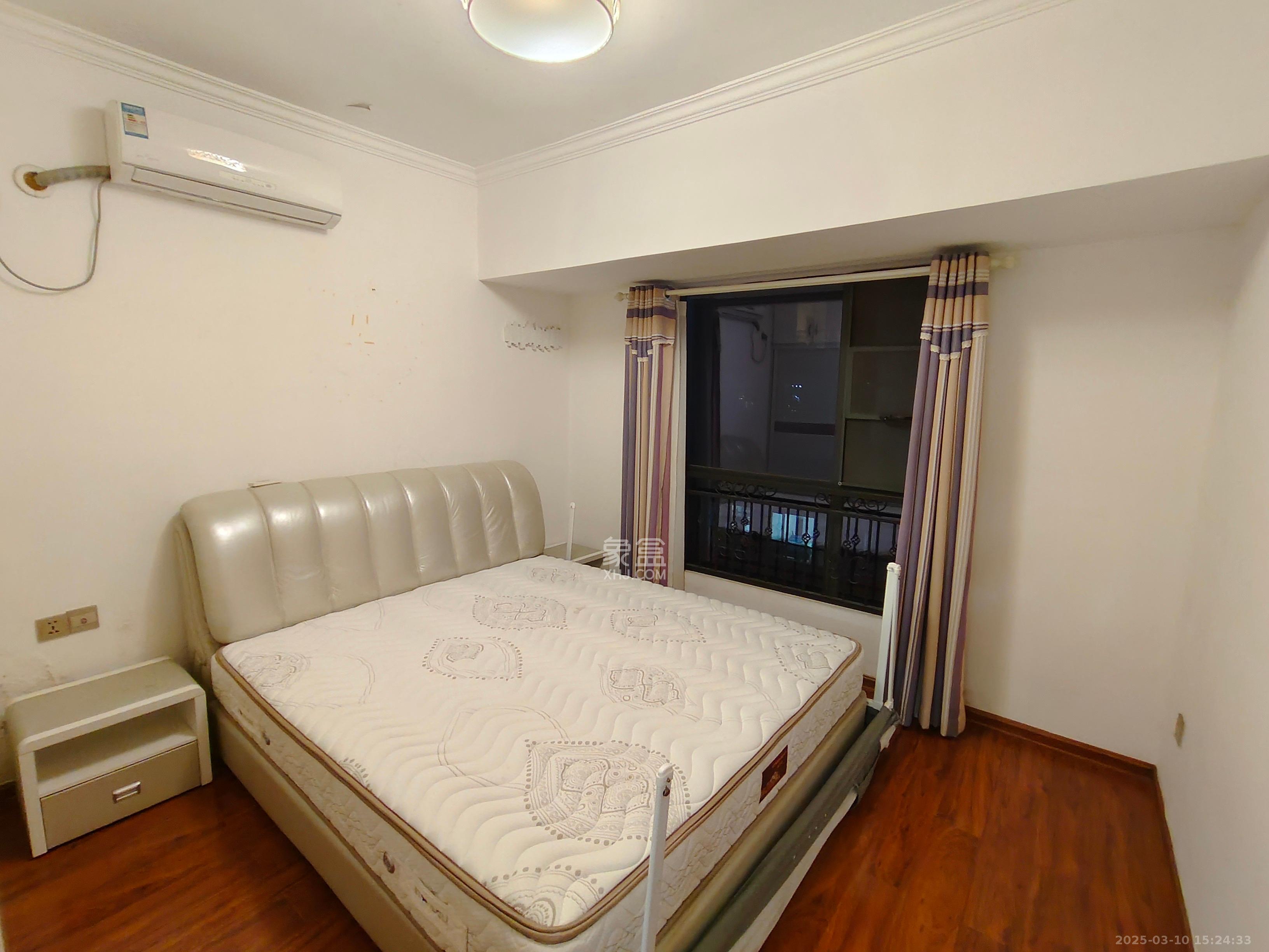 公园9号  2室2厅1卫    3800.0元/月室内图