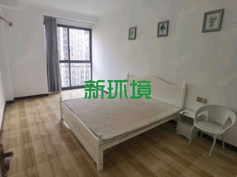 山水印象  3室2厅2卫   96.00万客厅