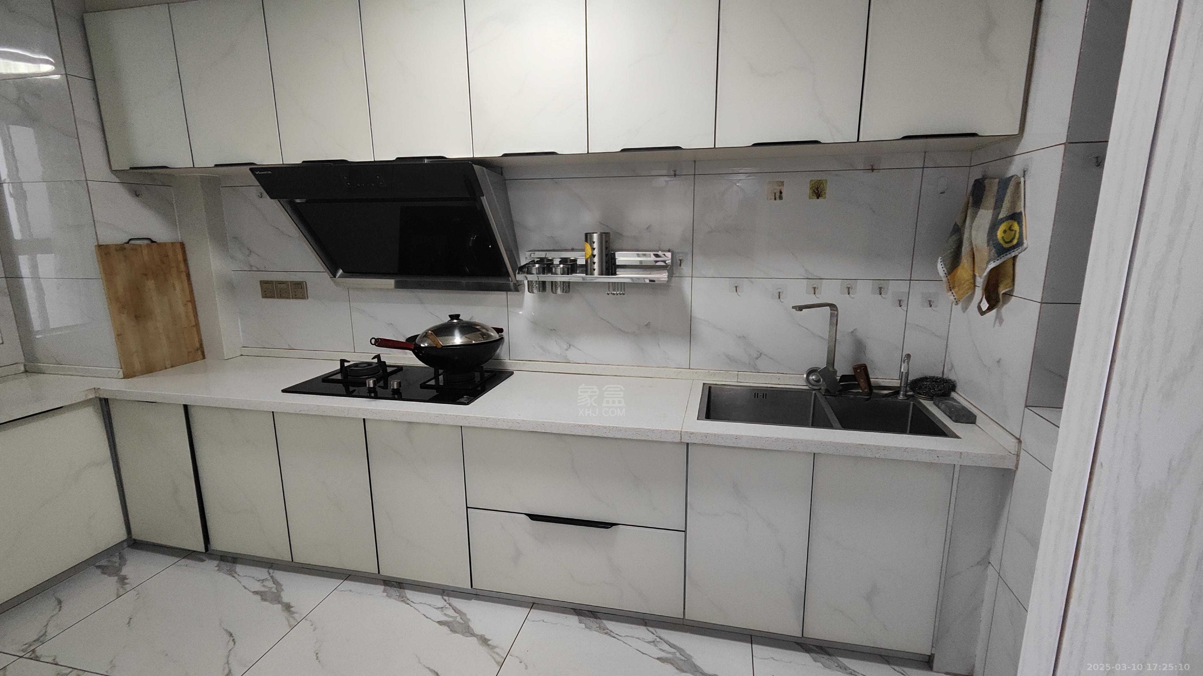 美的城一期 3室2厅2卫 2500.0元/月 美的城一期 3室2厅2卫 2500.0元/月室内图